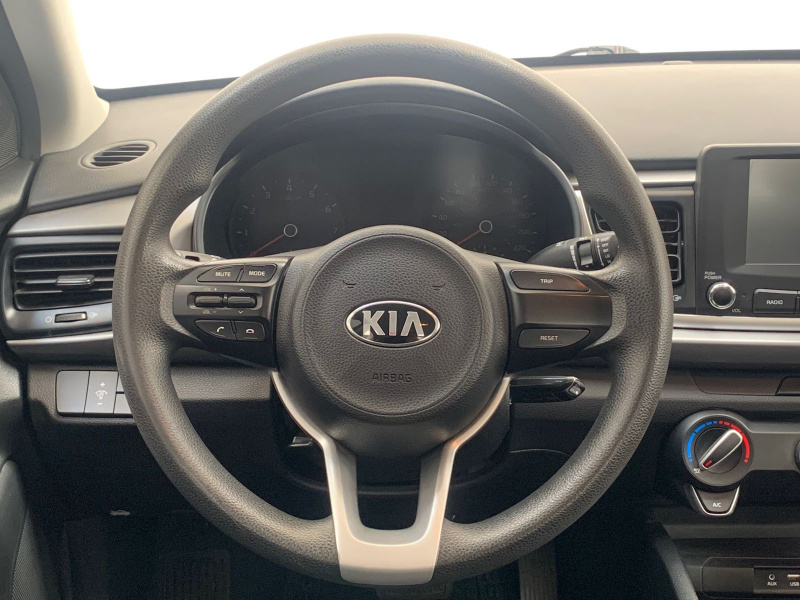 KIA Rio 4 pts. LX, TA, A/ac., VE, RA-15 2020
