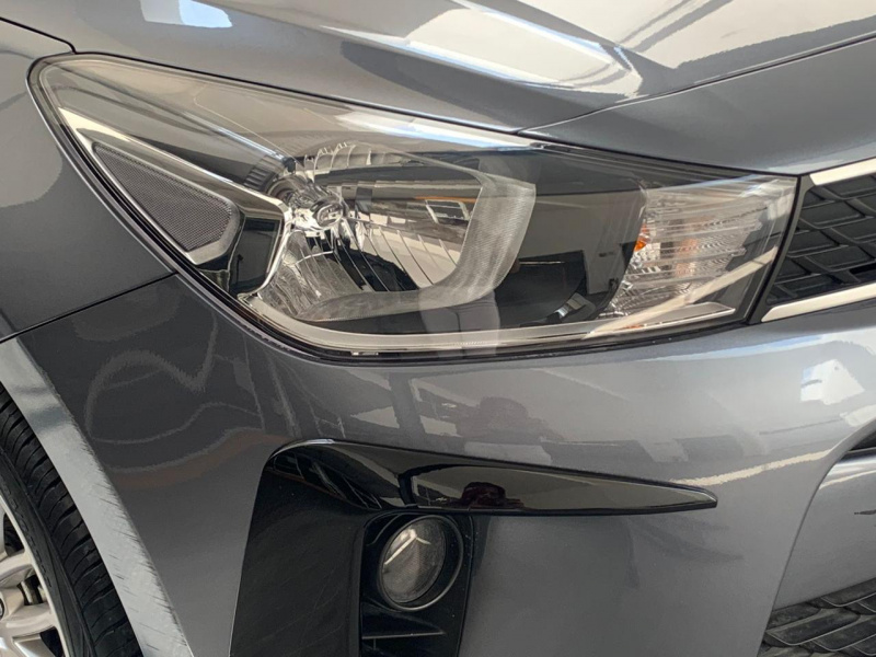 KIA Rio 4 pts. LX, TA, A/ac., VE, RA-15 2020