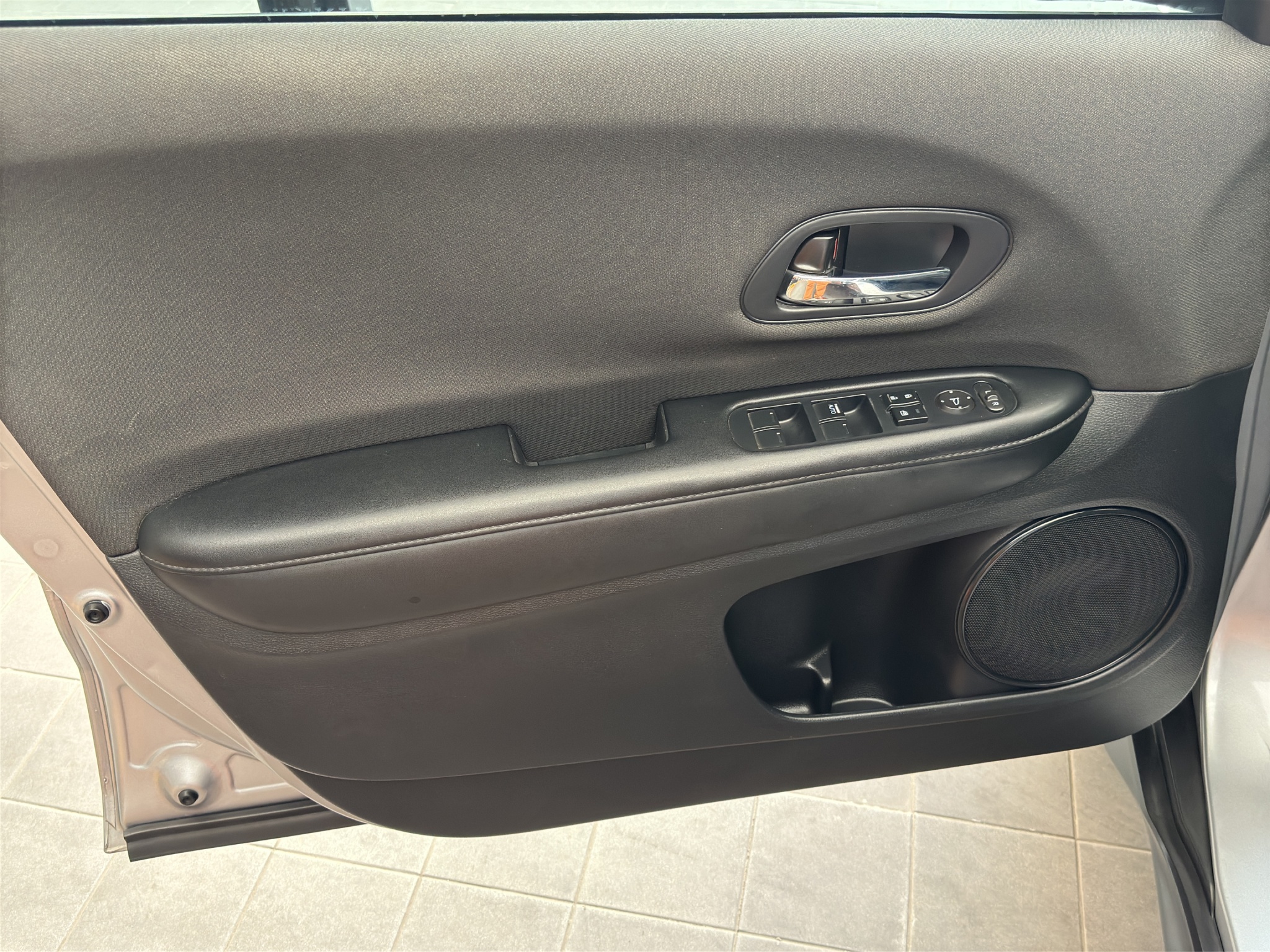 Honda HR-V  5 pts. Uniq, CVT, RA-17 2021