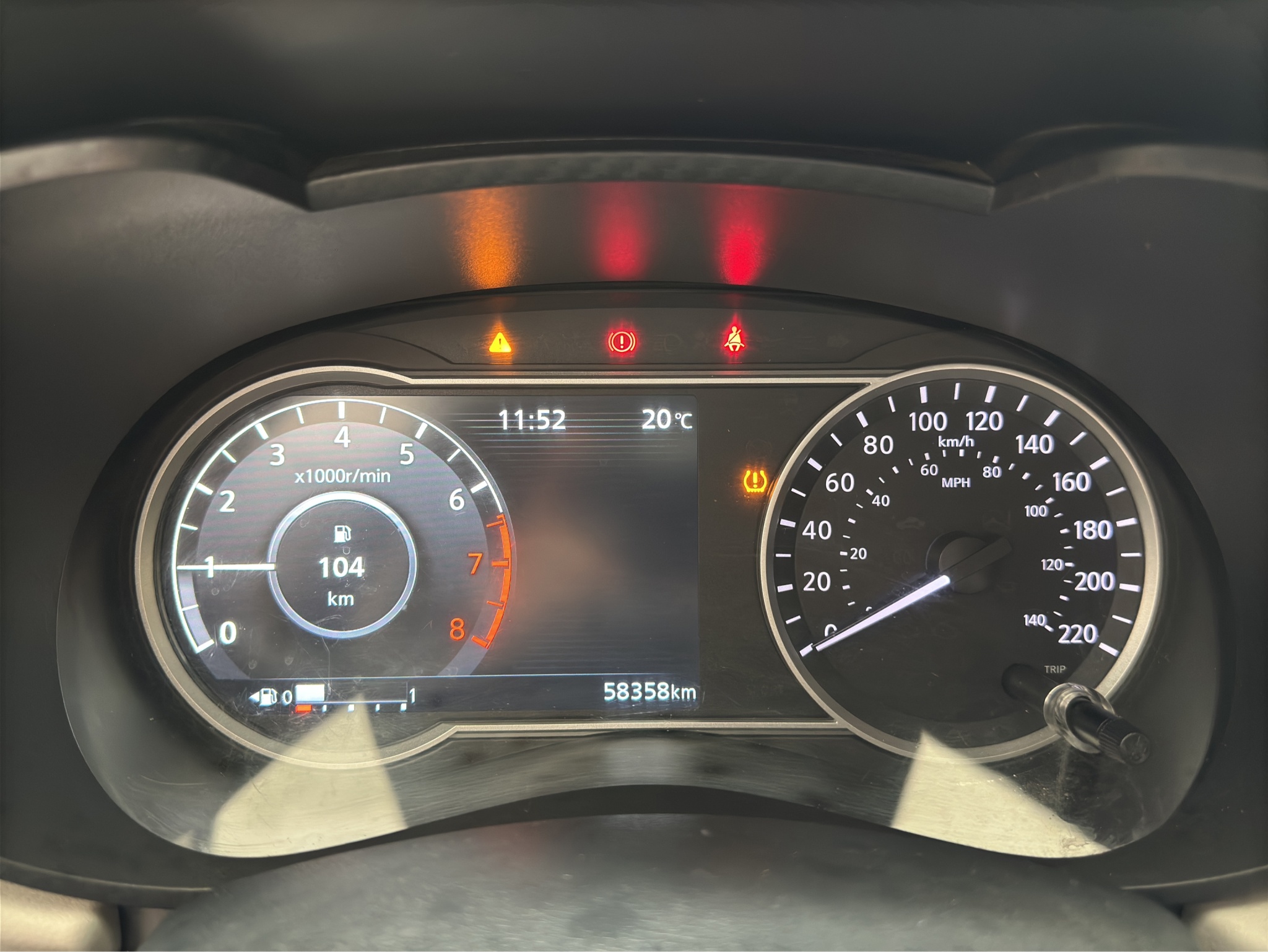 Nissan Versa 4 pts. Advance, TM5, a/ac., VE, f. niebla, RA-16 (línea anterior) 2022