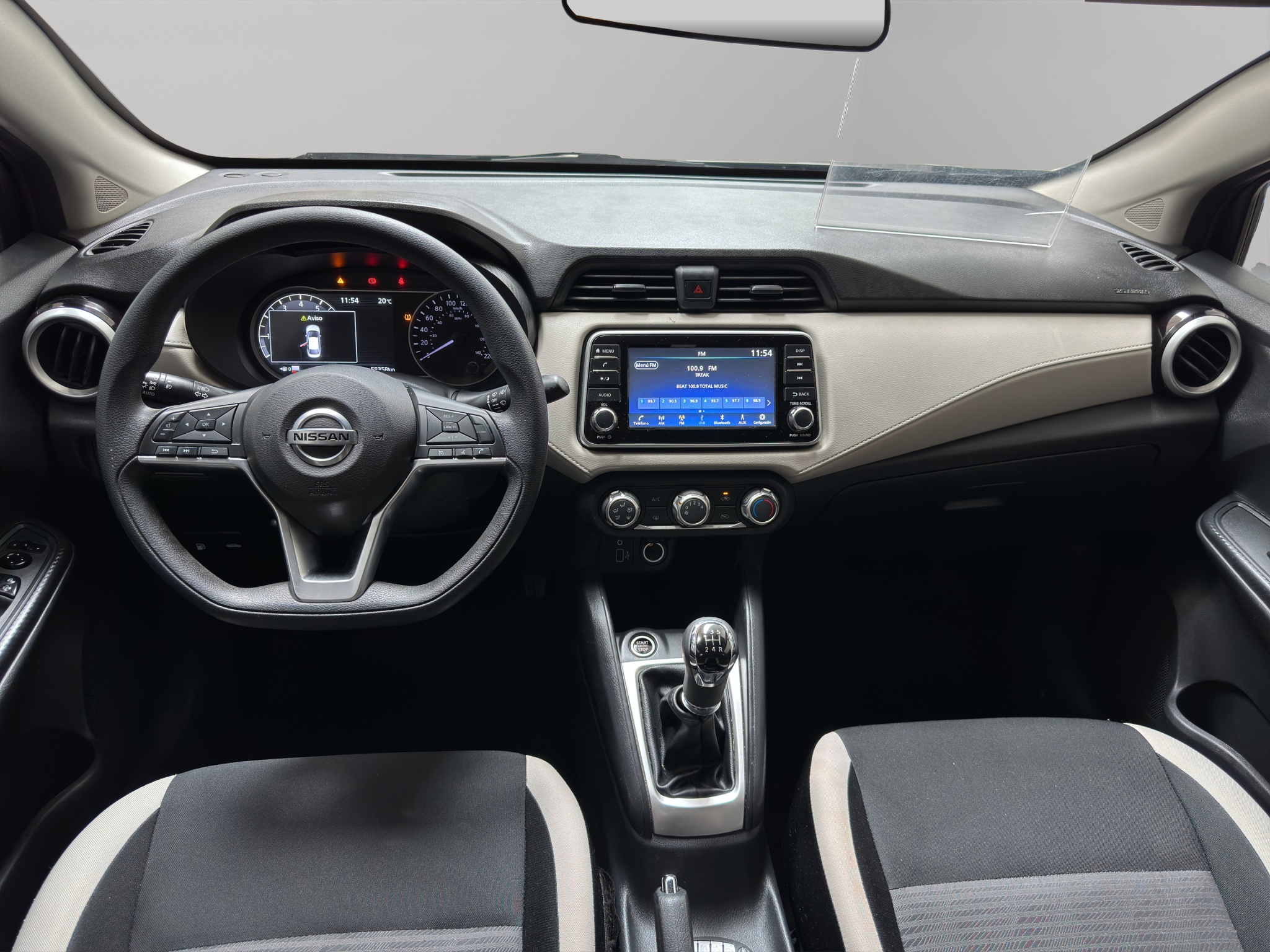 Nissan Versa 4 pts. Advance, TM5, a/ac., VE, f. niebla, RA-16 (línea anterior) 2022