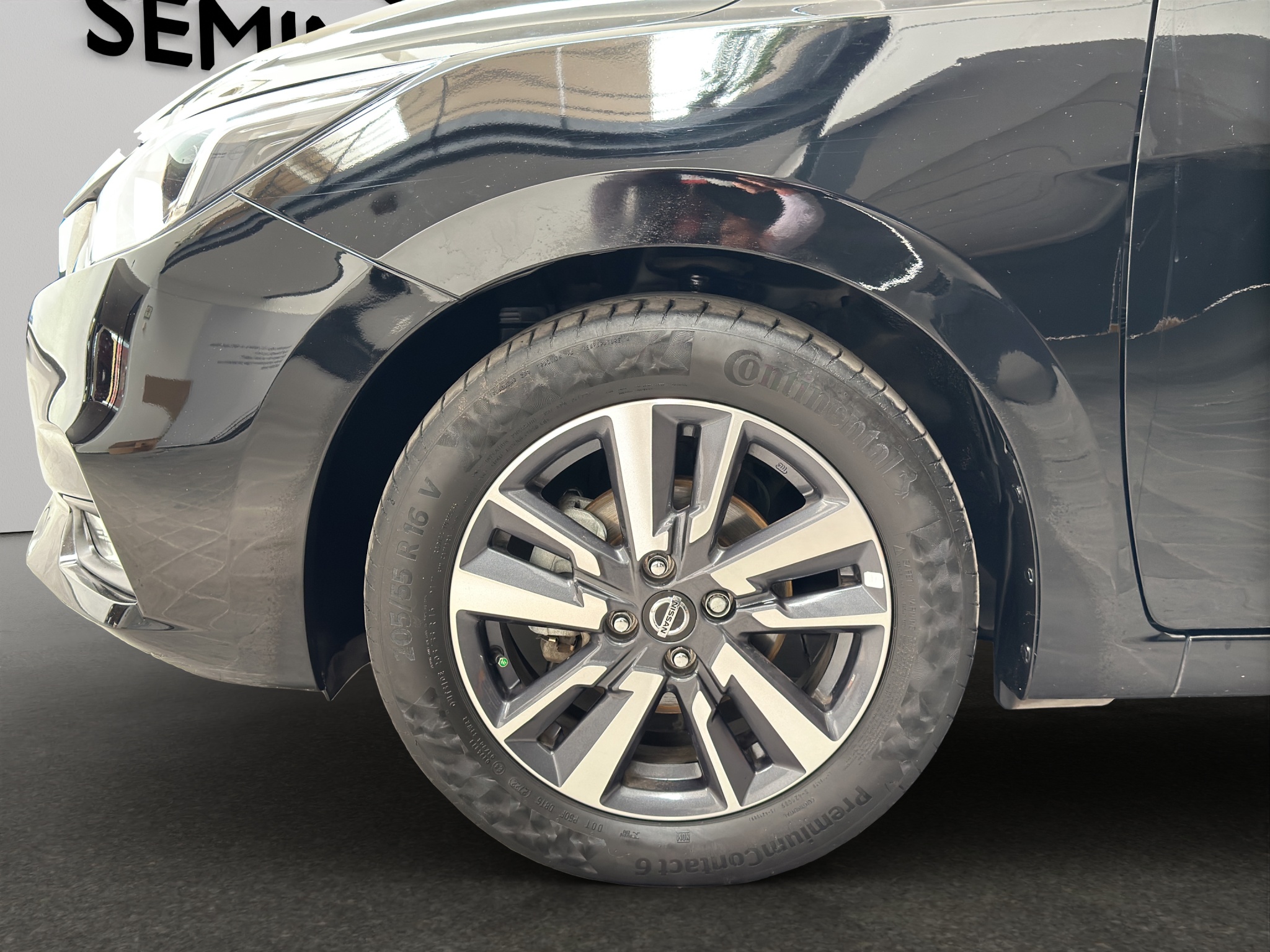Nissan Versa 4 pts. Advance, TM5, a/ac., VE, f. niebla, RA-16 (línea anterior) 2022