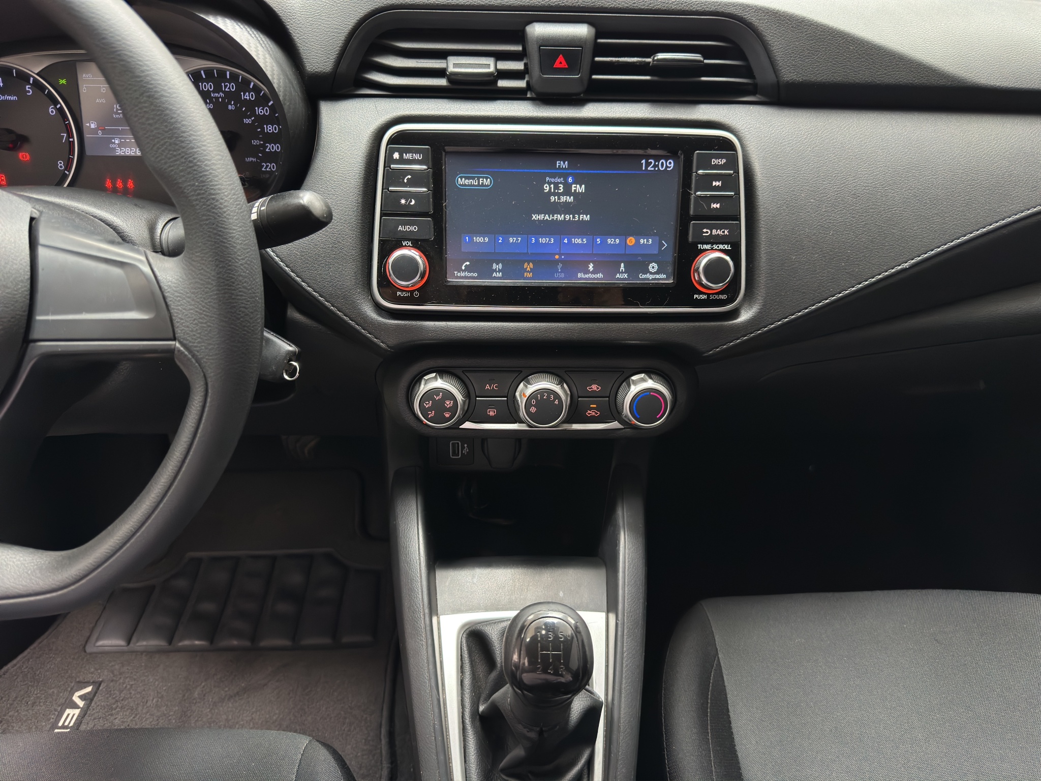 Nissan Versa 4 pts. Sense, TM5, a/ac., R-15 (cambio de línea) 2023