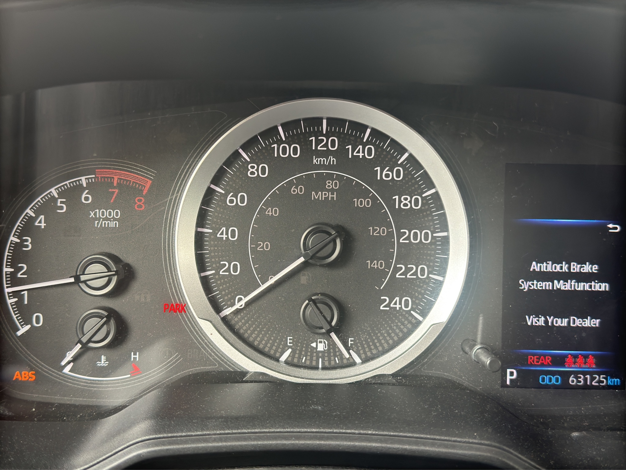 Toyota Corolla 4 pts. LE, 1.8l, TA, RA-16 2022