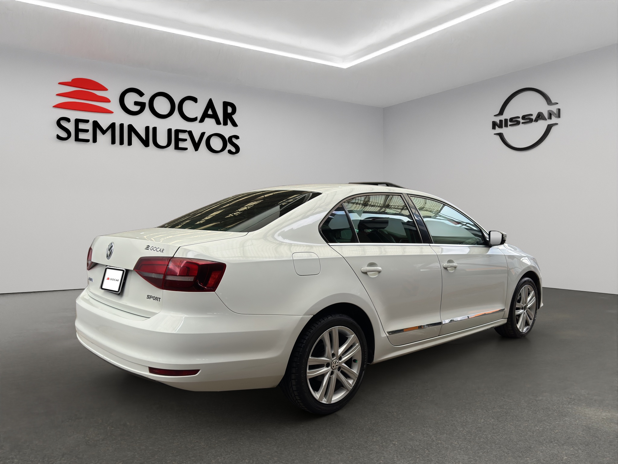 Volkswagen Jetta A6 4 pts. Sportline, 2.5l, Tiptronic, piel, QC, f. niebla, RA-17 2018