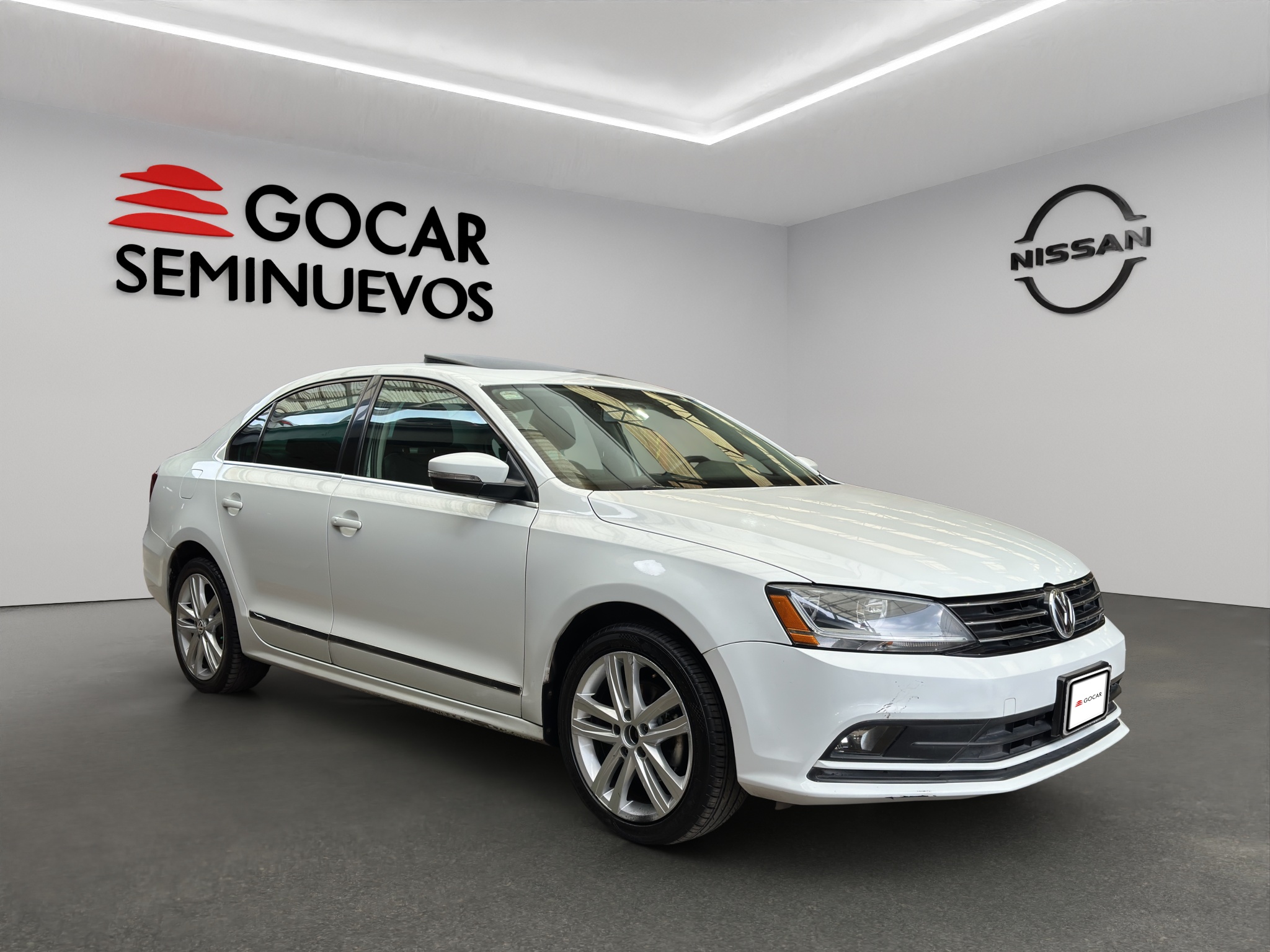 Volkswagen Jetta A6 4 pts. Sportline, 2.5l, Tiptronic, piel, QC, f. niebla, RA-17 2018