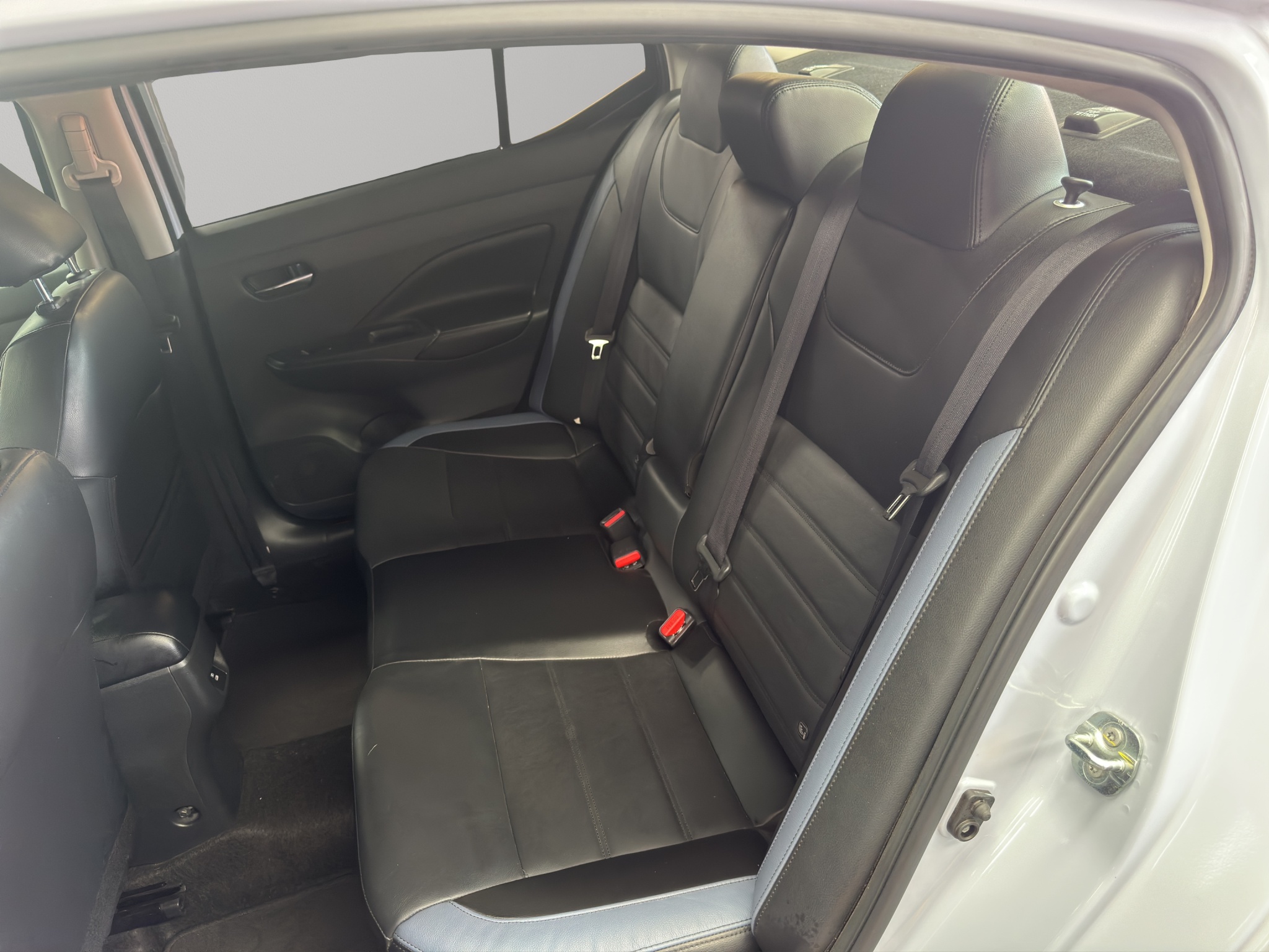 Nissan Versa 4 pts. Exclusive, CVT, a/ac. Aut., piel, f. niebla, f. led, RA-17 2024