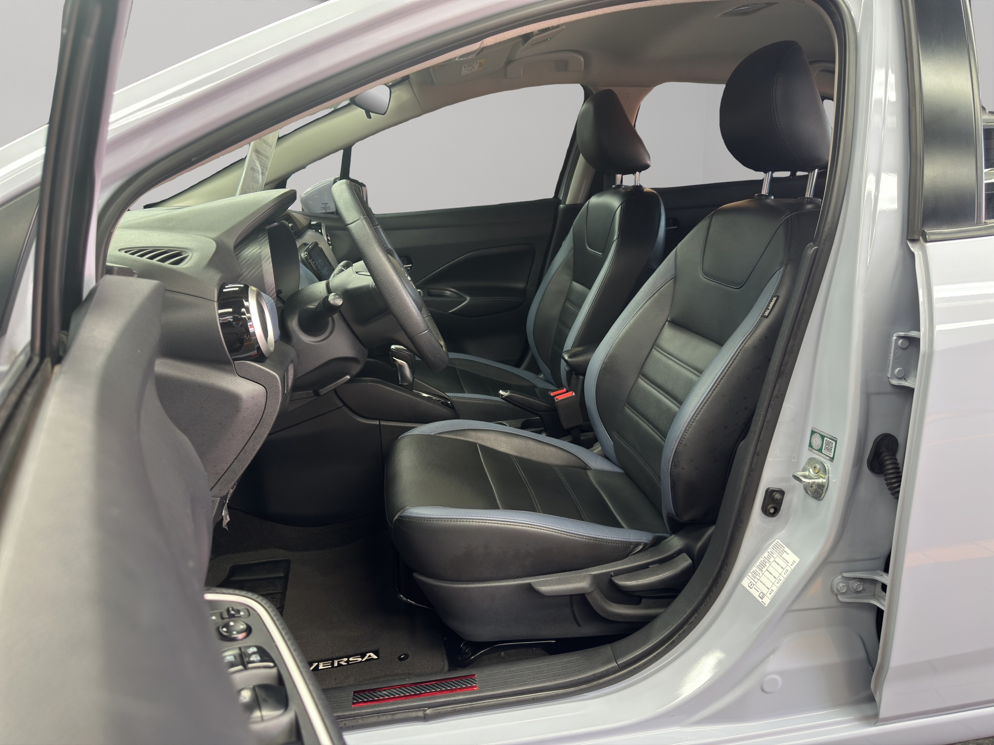 Nissan Versa 4 pts. Exclusive, CVT, a/ac. Aut., piel, f. niebla, f. led, RA-17 2024