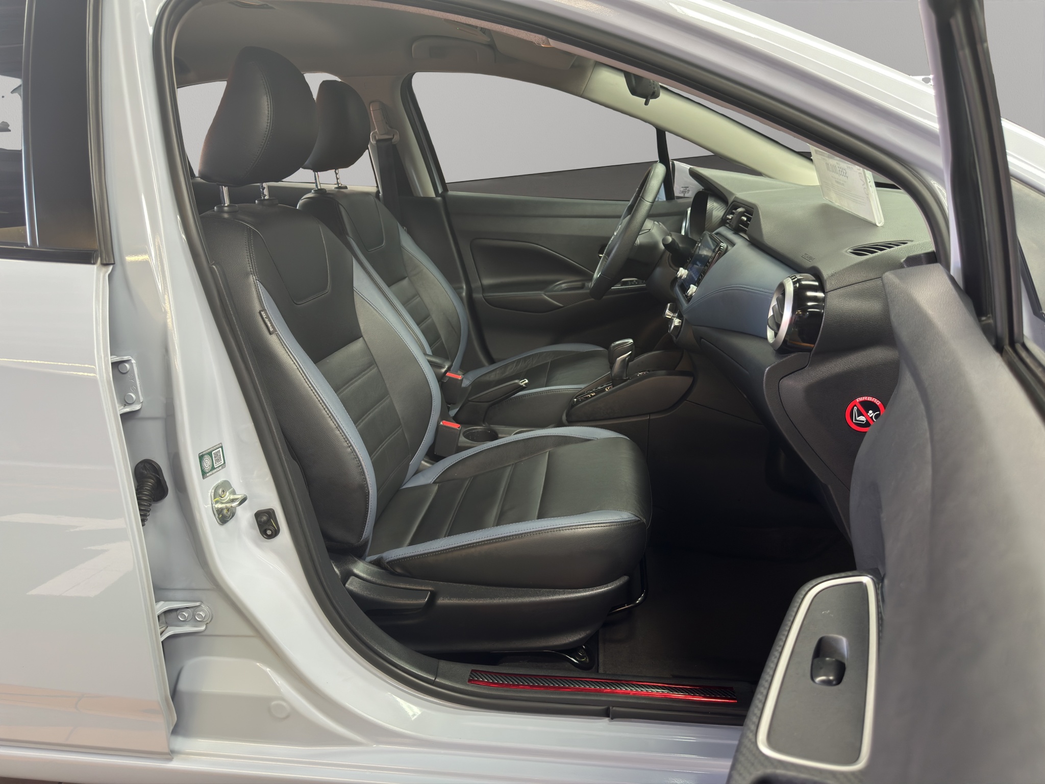 Nissan Versa 4 pts. Exclusive, CVT, a/ac. Aut., piel, f. niebla, f. led, RA-17 2024