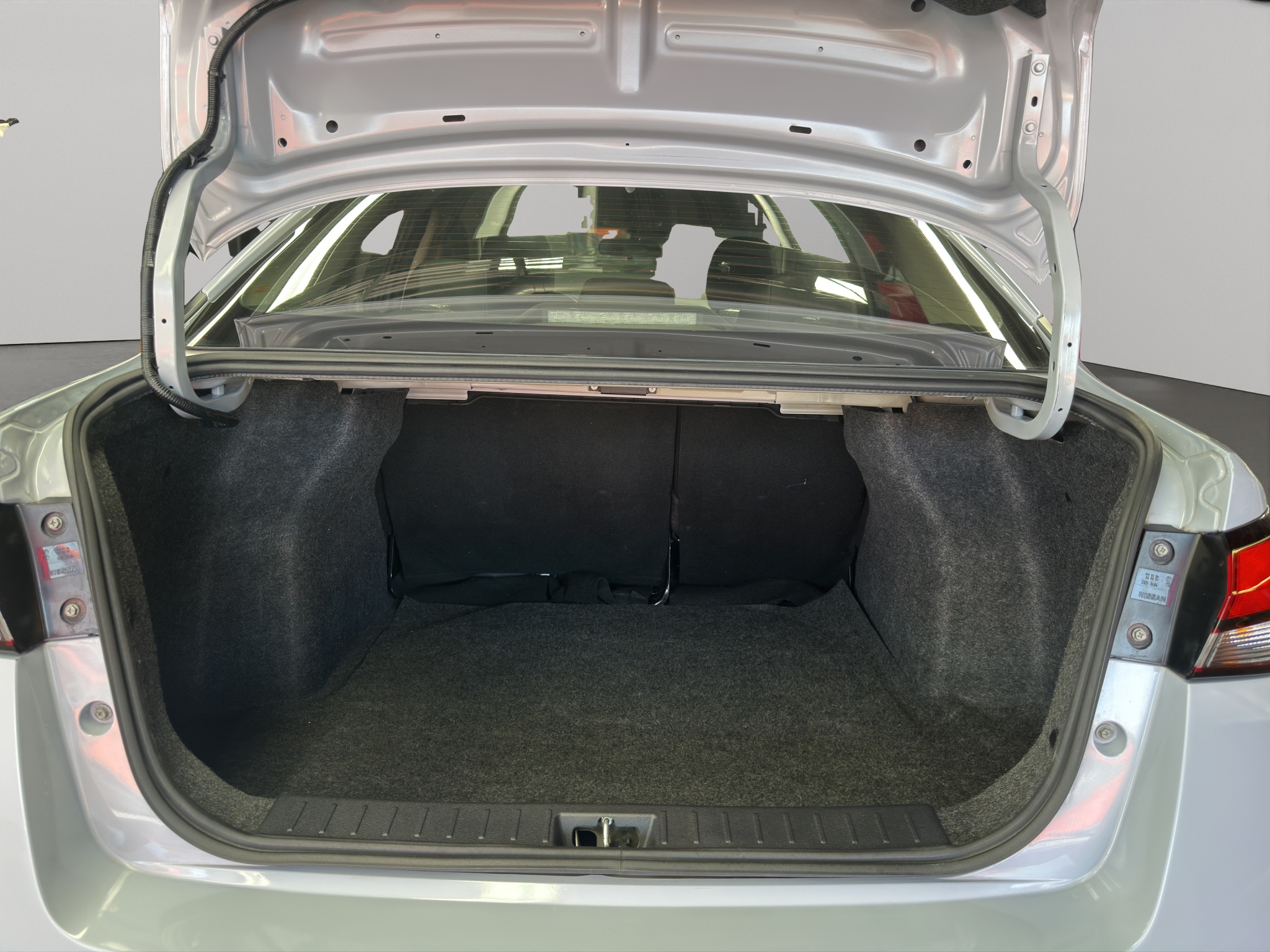 Nissan Versa 4 pts. Exclusive, CVT, a/ac. Aut., piel, f. niebla, f. led, RA-17 2024