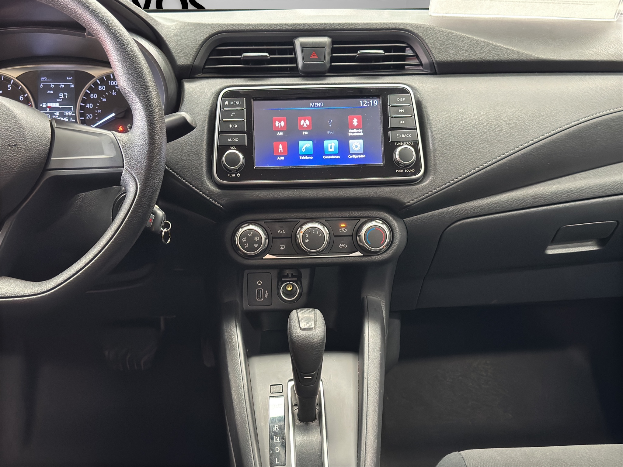 Nissan Versa 4 pts. Sense, CVT, a/ac., R-15 2024