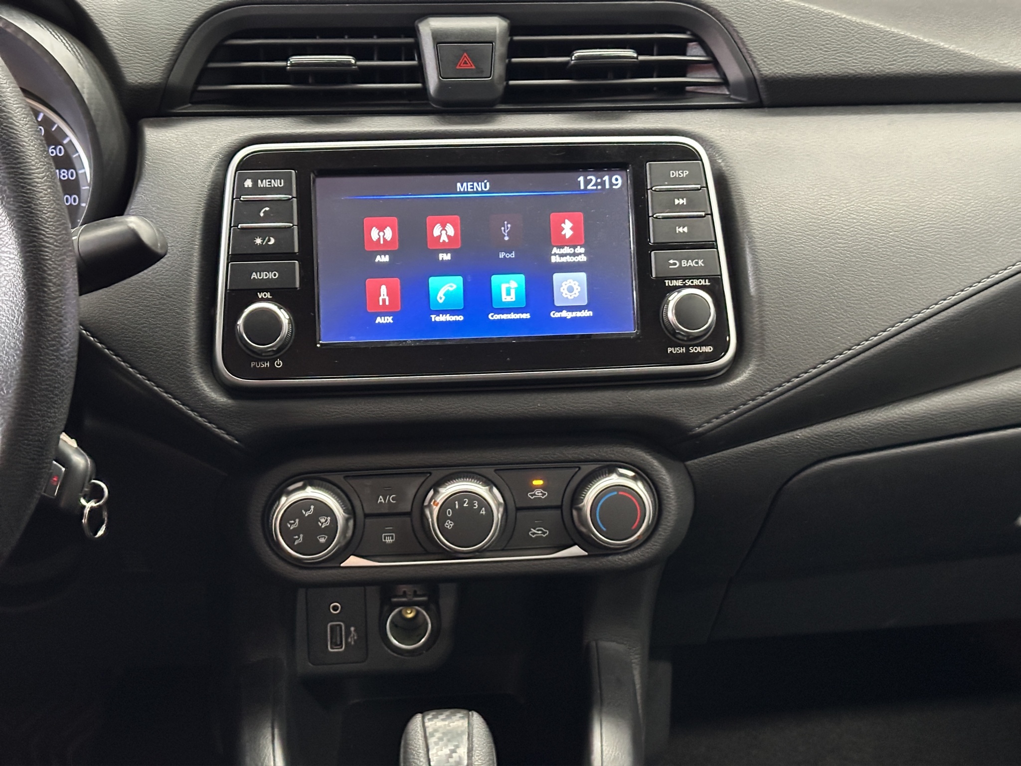 Nissan Versa 4 pts. Sense, CVT, a/ac., R-15 2024