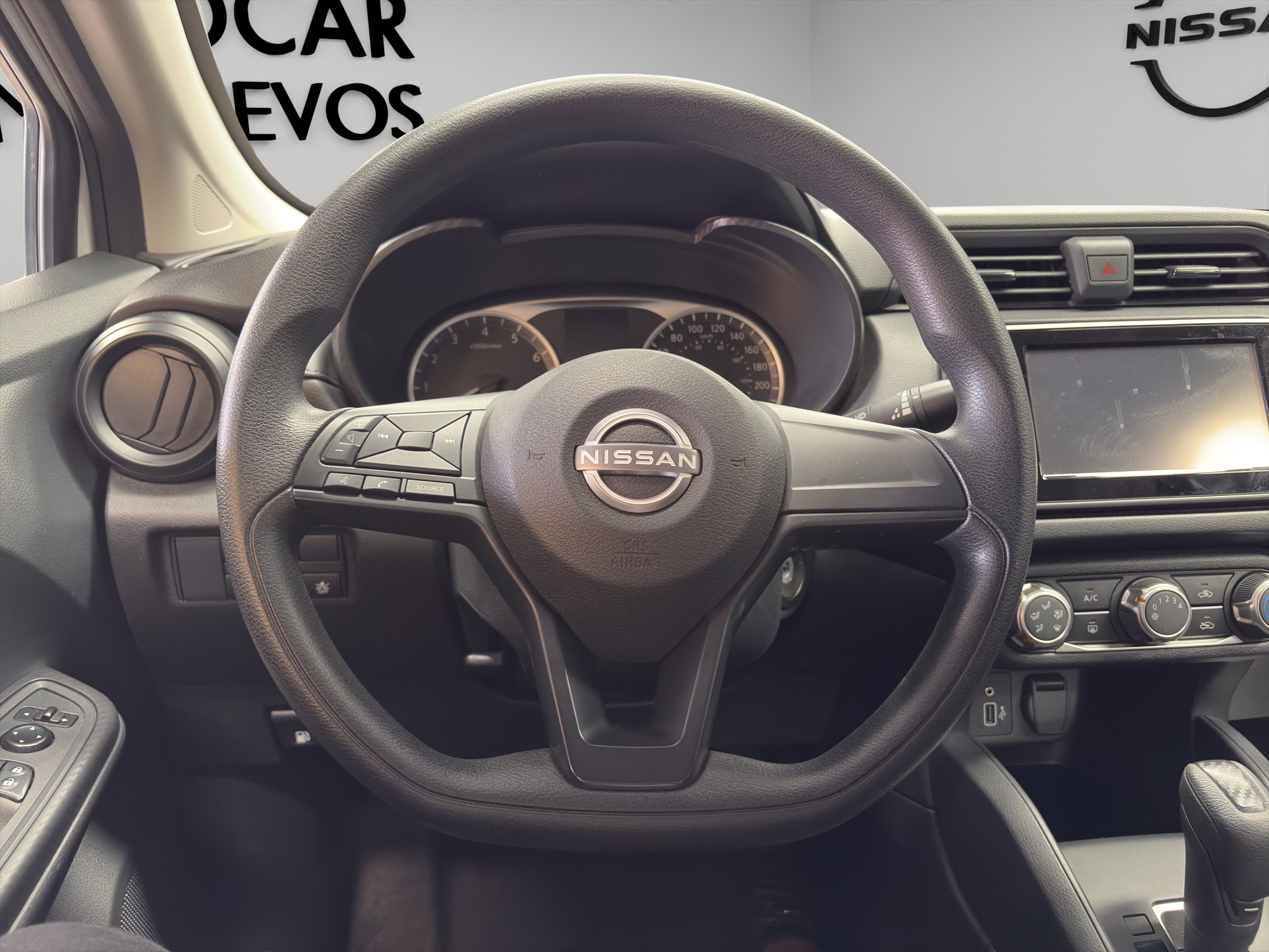 Nissan Versa 4 pts. Sense, CVT, a/ac., R-15 2024