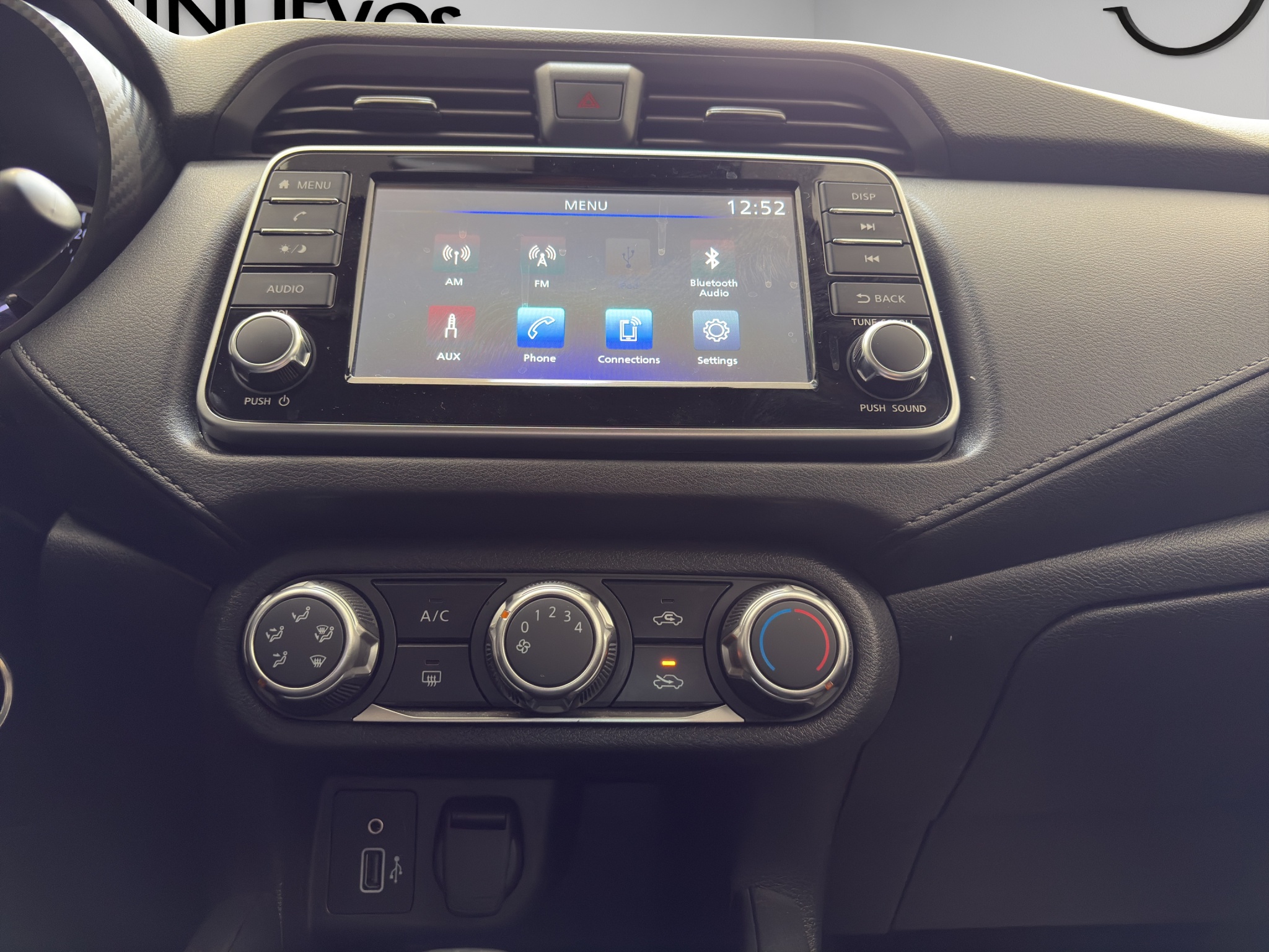 Nissan Versa 4 pts. Sense, CVT, a/ac., R-15 2024