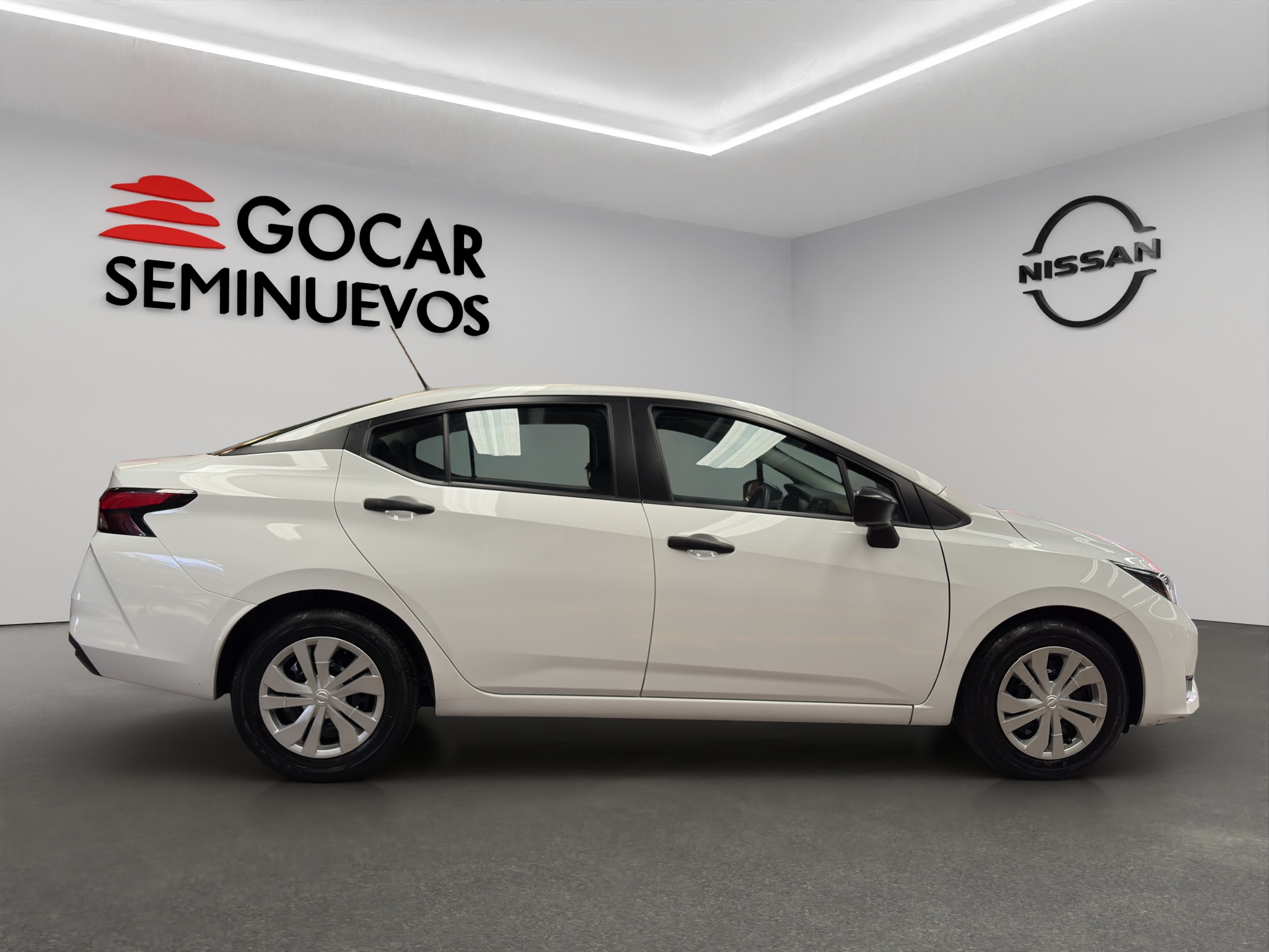 Nissan Versa 4 pts. Sense, CVT, a/ac., R-15 2024