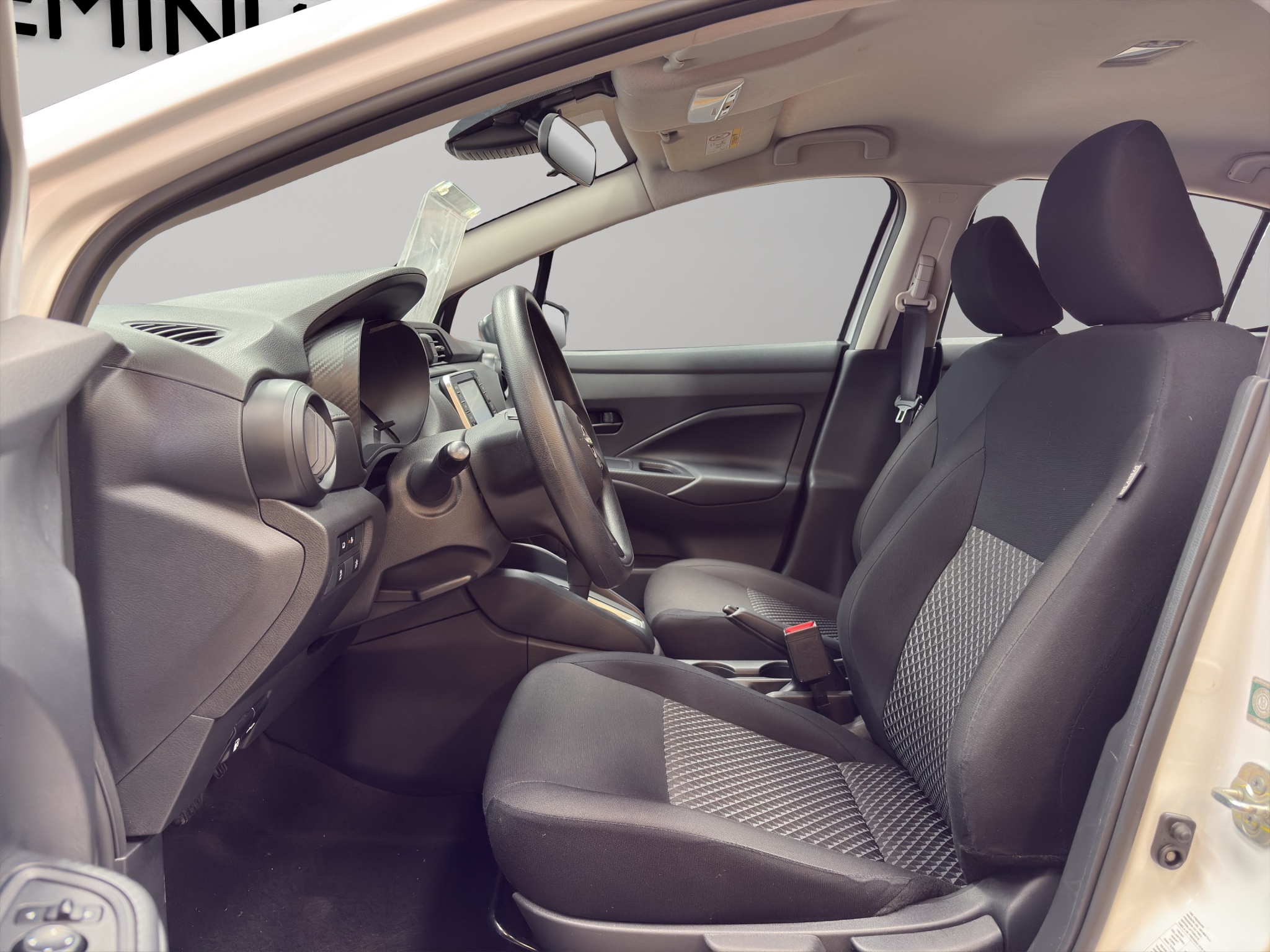 Nissan Versa 4 pts. Sense, CVT, a/ac., R-15 2024