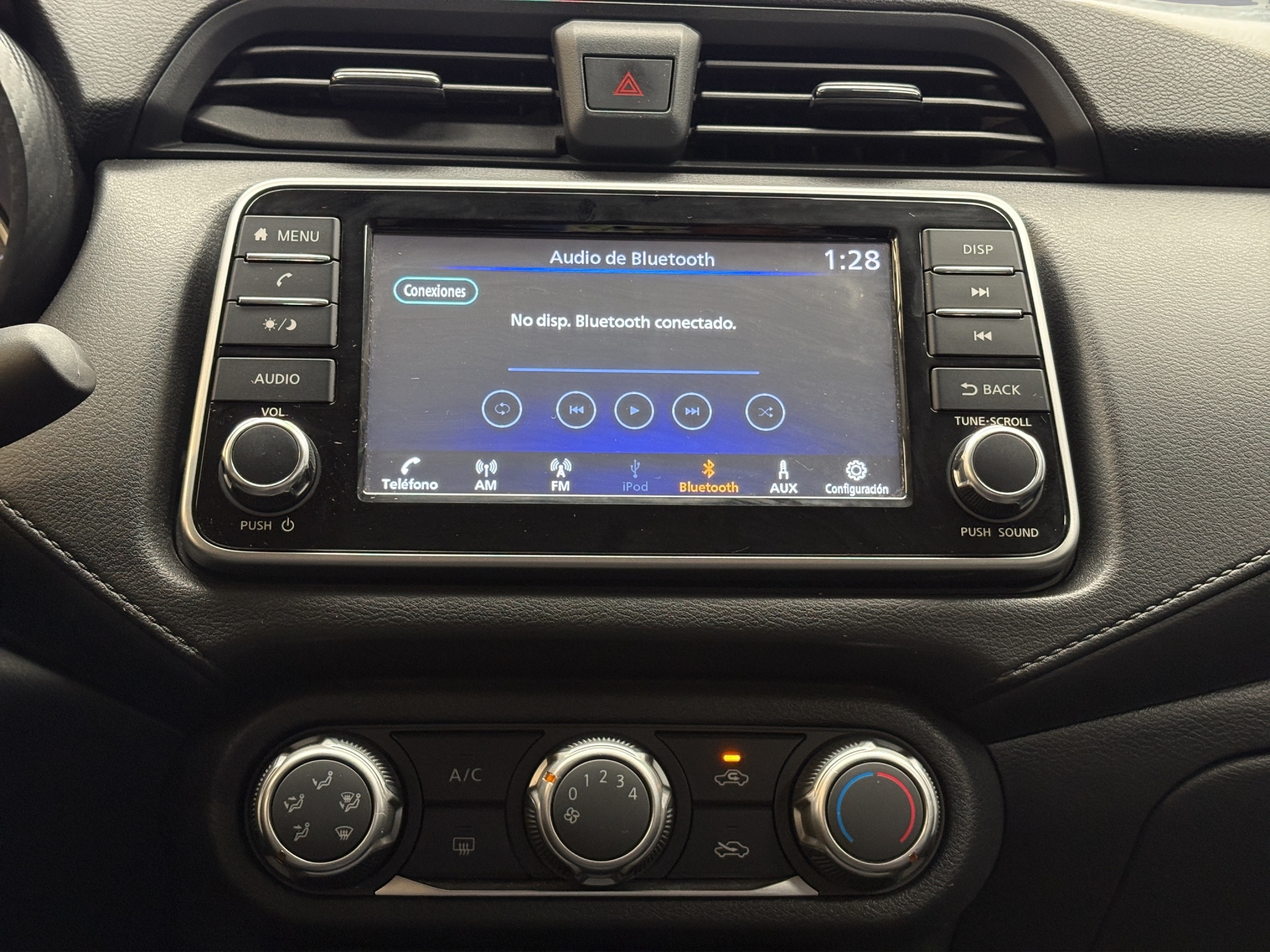 Nissan Versa 4 pts. Sense, CVT, a/ac., R-15 2024
