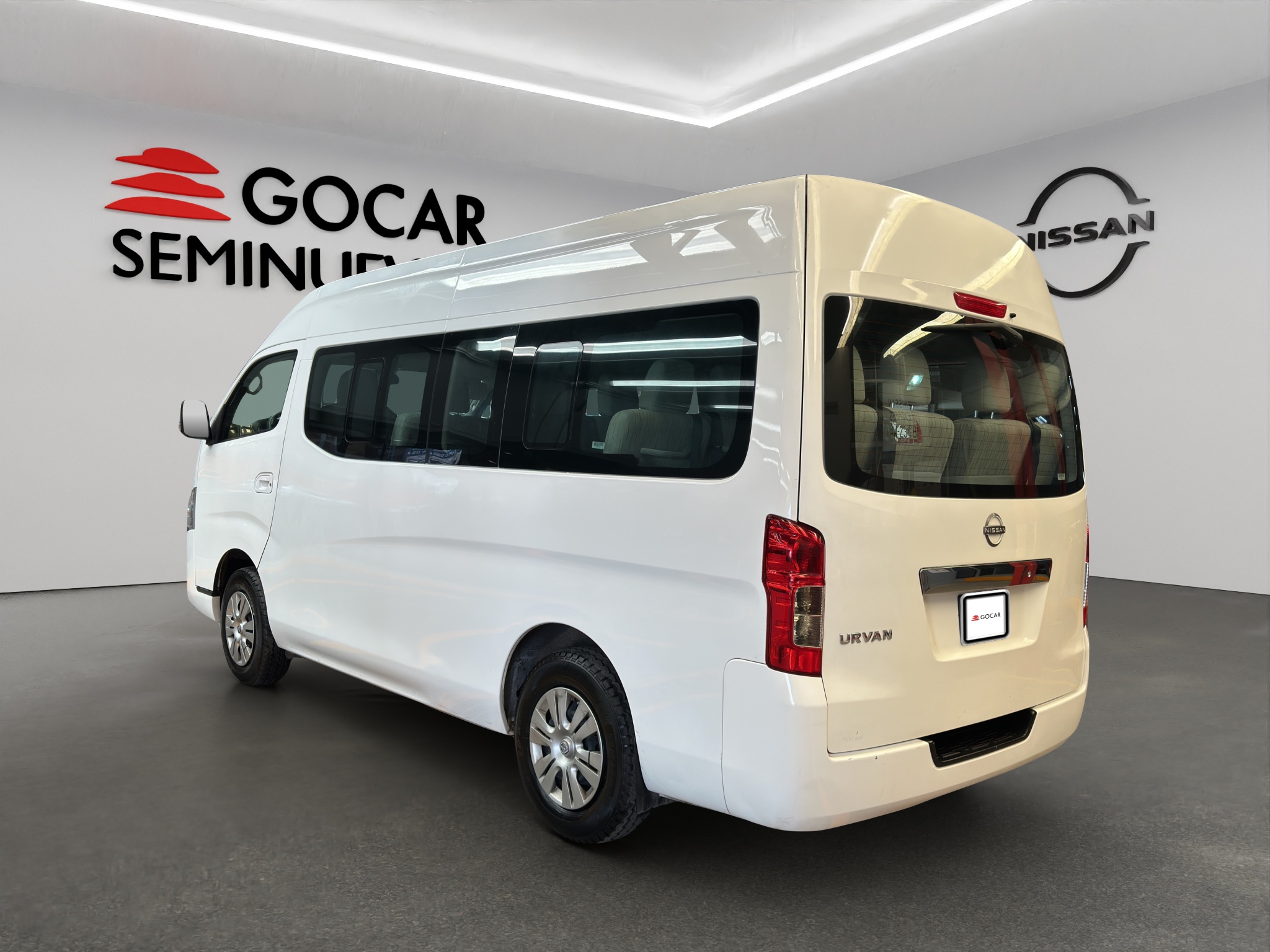 Nissan Urvan Pasajeros 4 pts. Amplia, TM5, a/ac., desem. tras., 14 pas. 2023