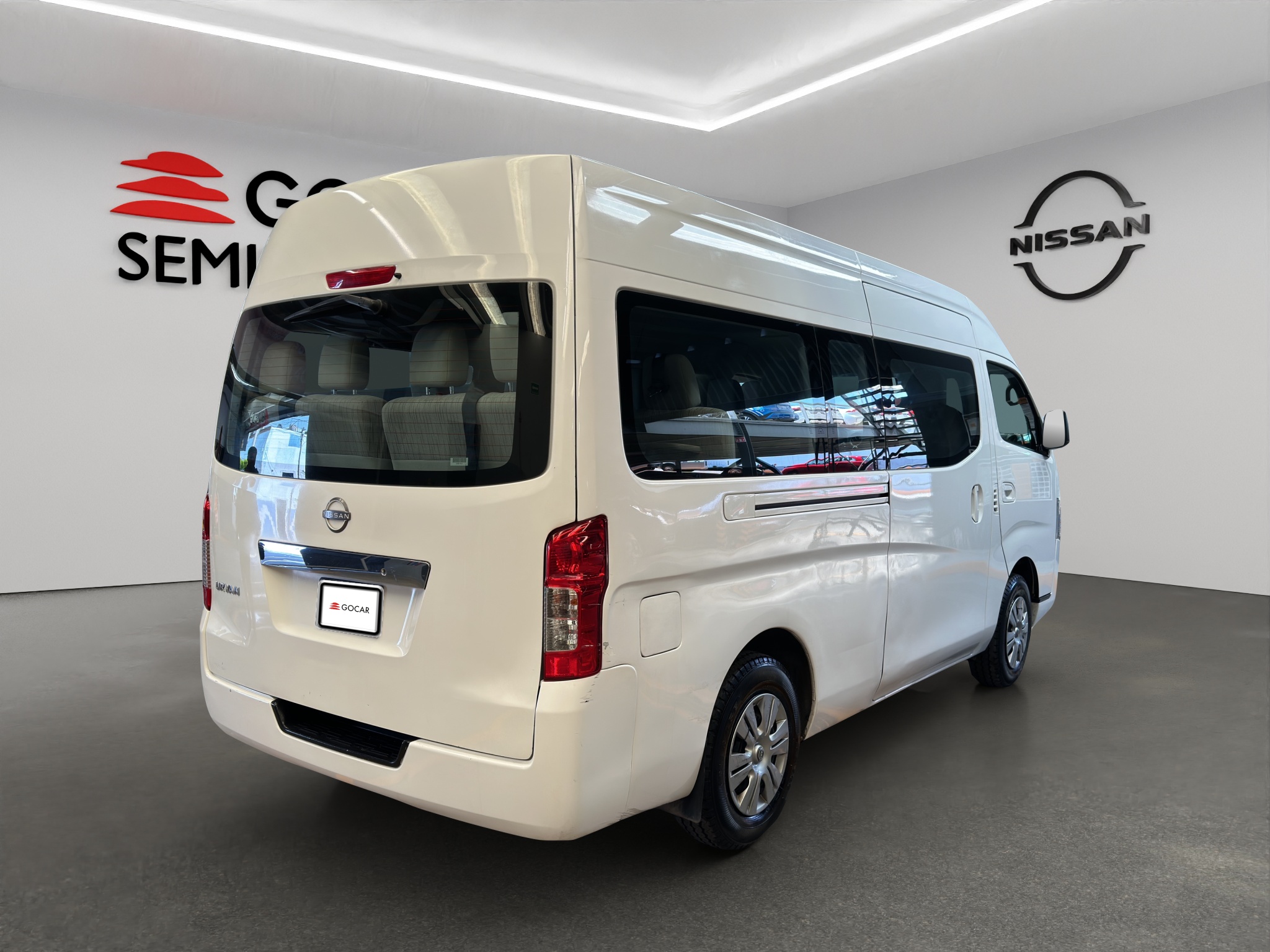 Nissan Urvan Pasajeros 4 pts. Amplia, TM5, a/ac., desem. tras., 14 pas. 2023