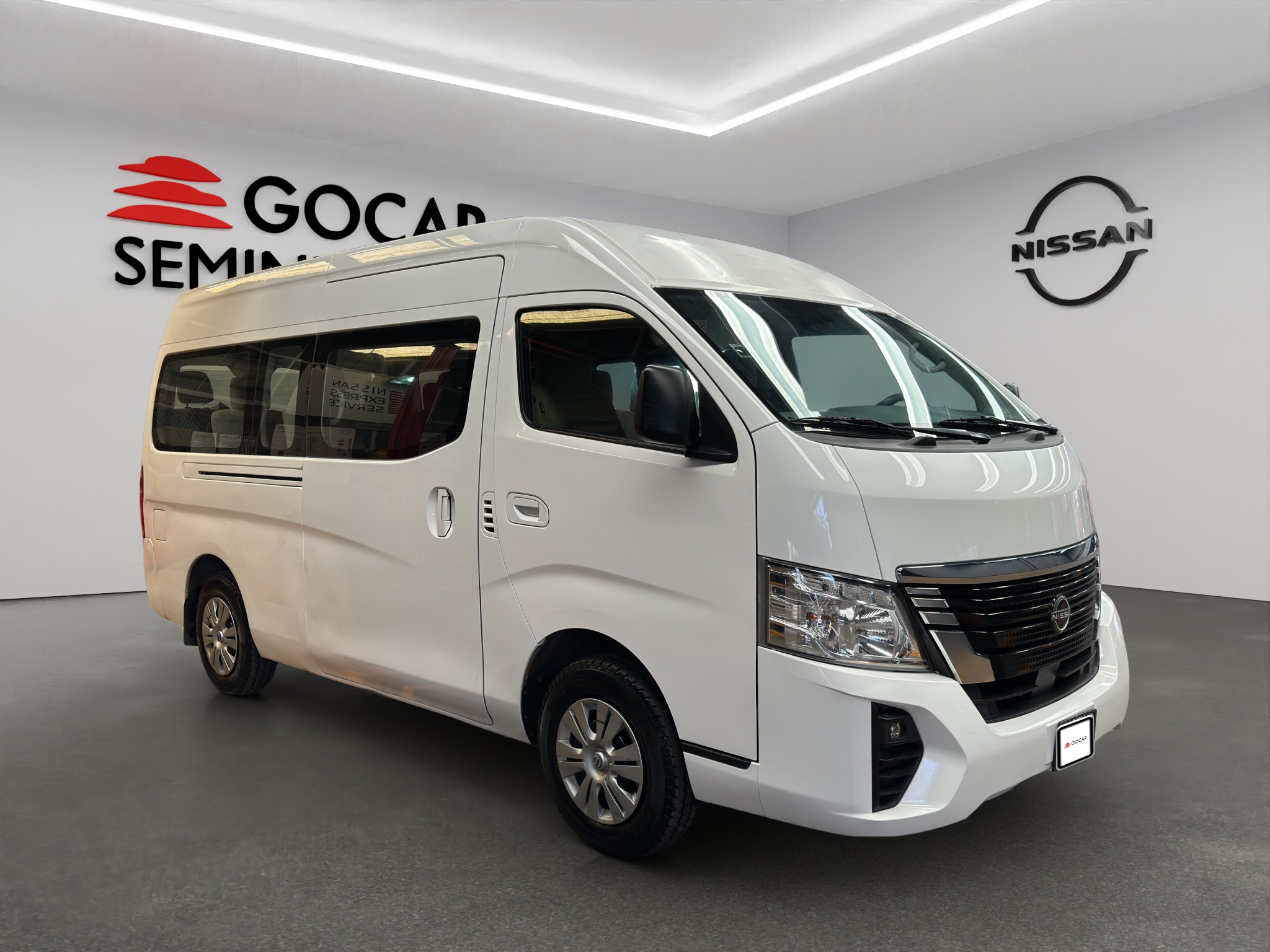 Nissan Urvan Pasajeros 4 pts. Amplia, TM5, a/ac., desem. tras., 14 pas. 2023
