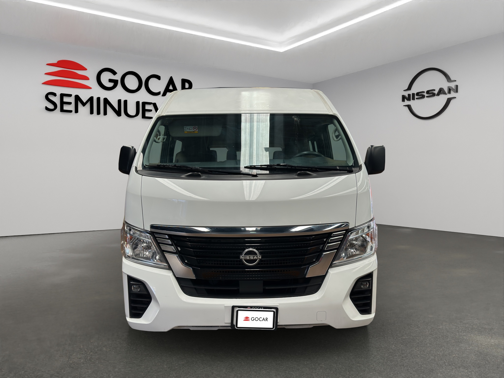 Nissan Urvan Pasajeros 4 pts. Amplia, TM5, a/ac., desem. tras., 14 pas. 2023
