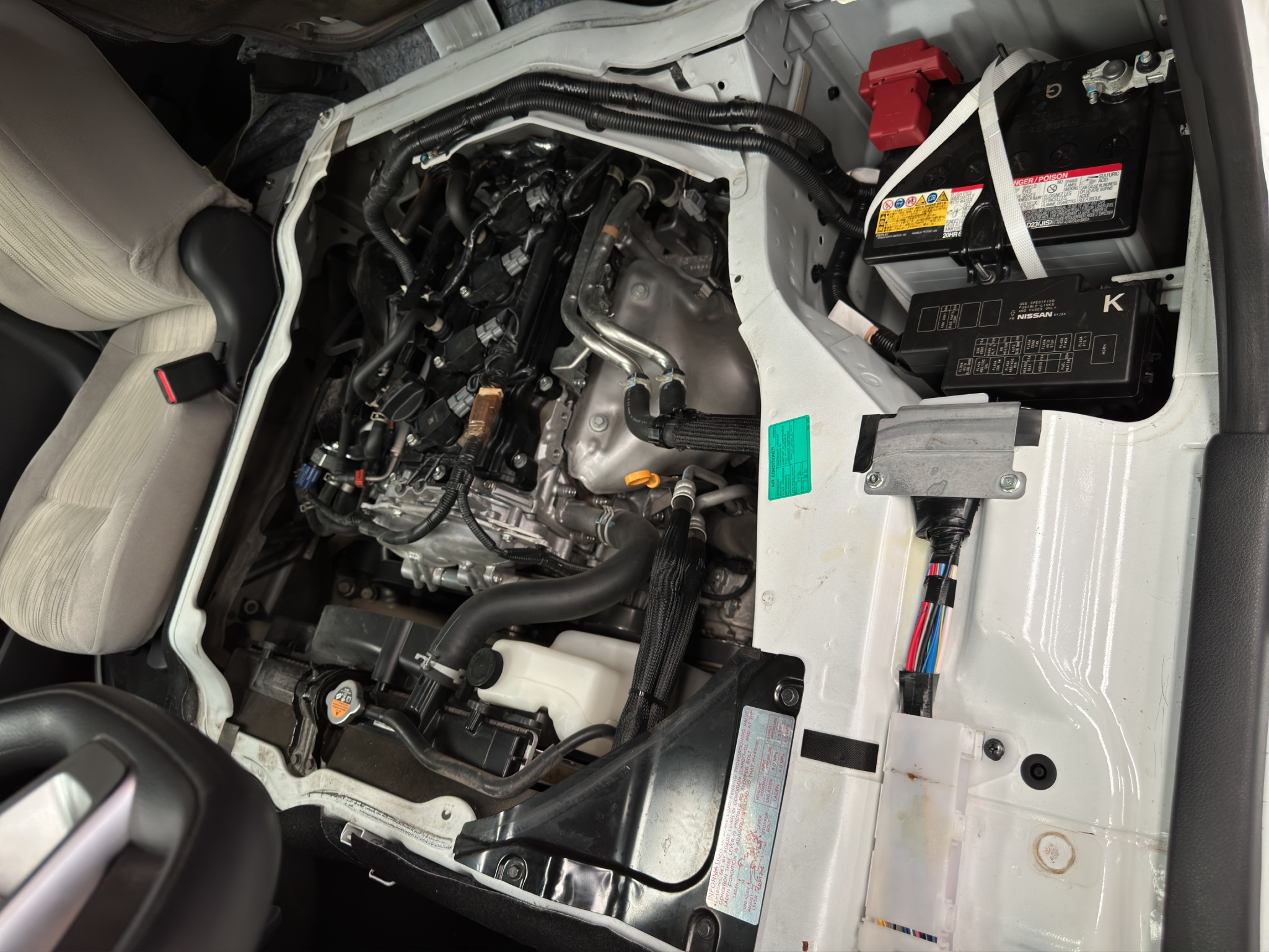 Nissan Urvan Pasajeros 4 pts. Amplia, TM5, a/ac., desem. tras., 14 pas. 2023