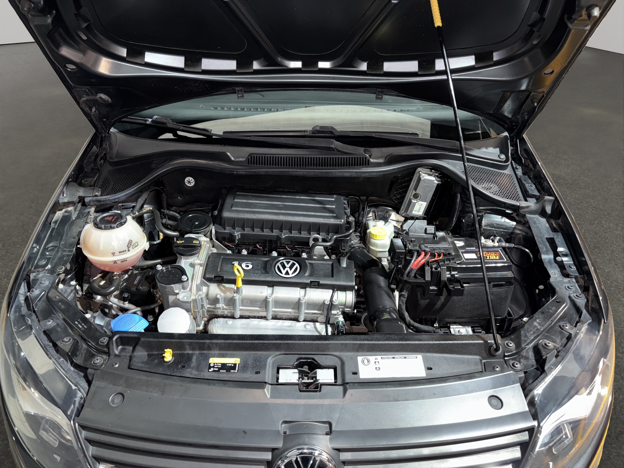 Volkswagen Polo 5 pts. HB Sound, 1.6l, TM5, f. niebla, RA-15 (línea anterior) 2020