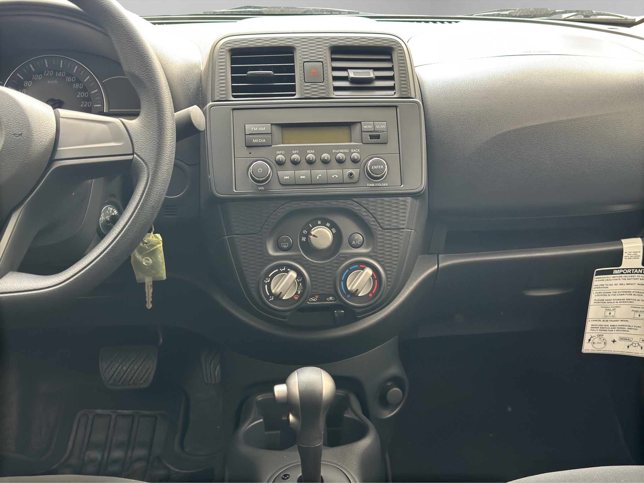 Nissan March 5 pts. HB Sense, TA, a/ac., R-14 2024