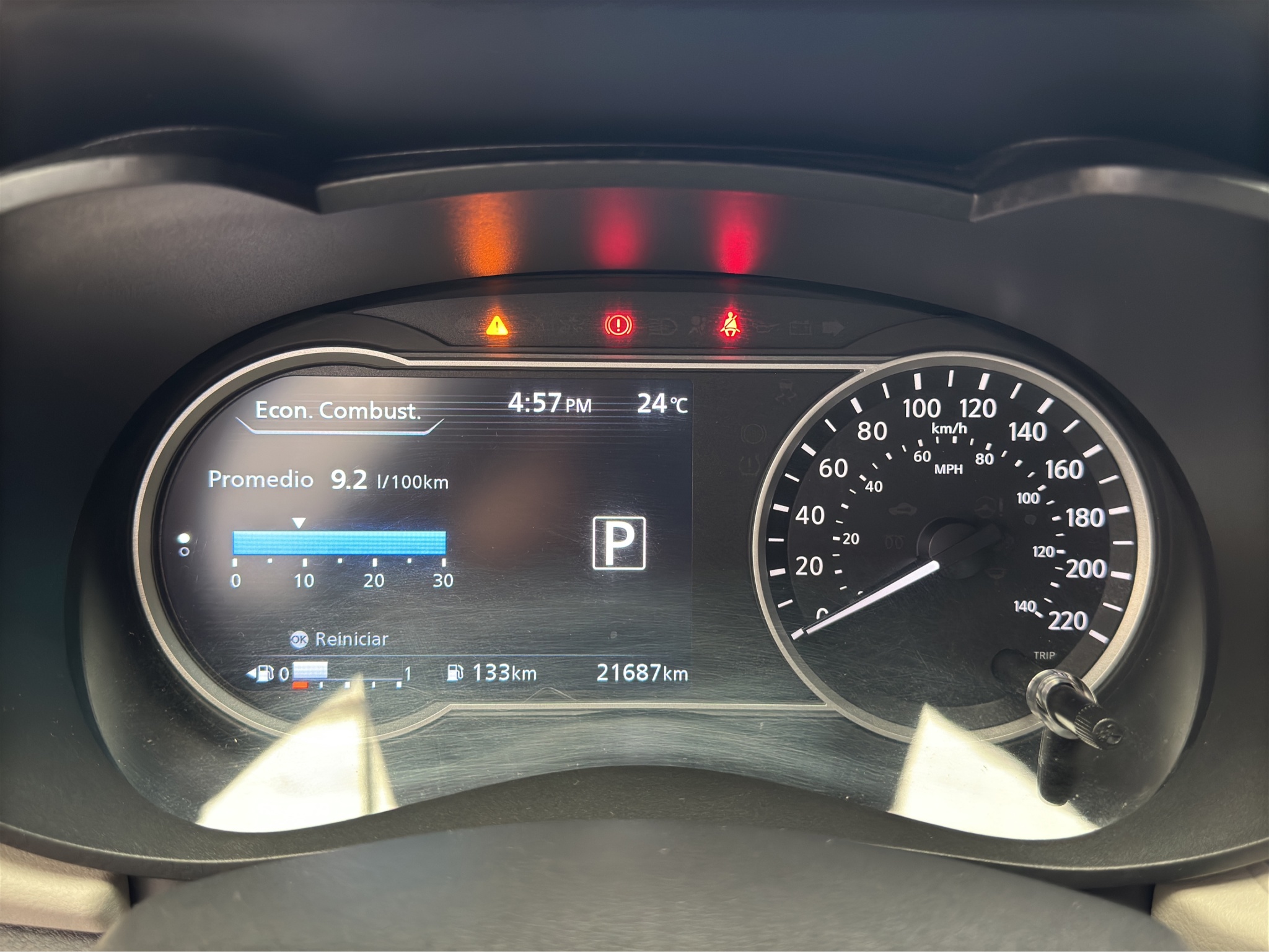 Nissan Versa 4 pts. Advance, CVT, a/ac., VE, f. niebla, RA-16(línea anterior) 2022