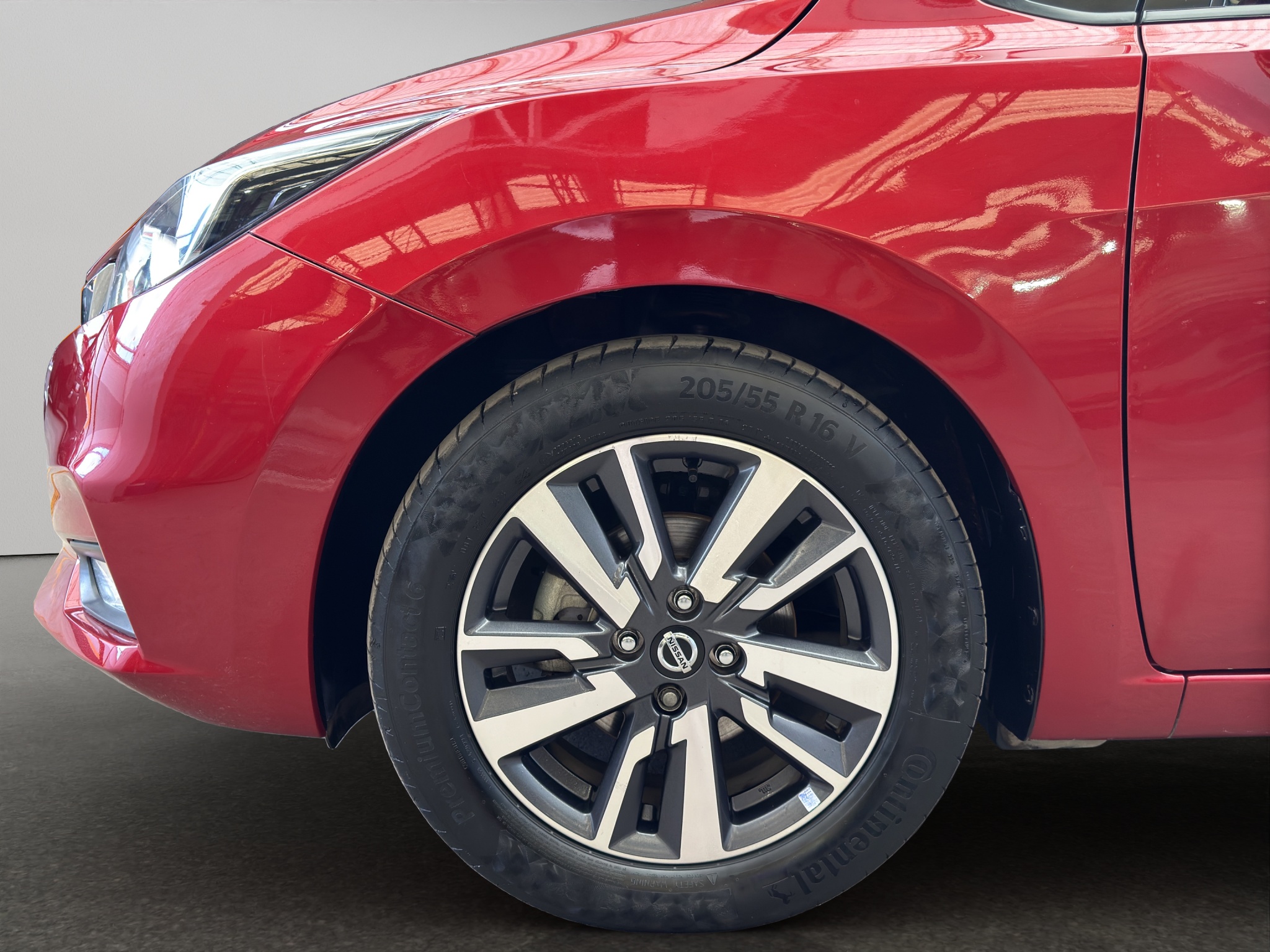 Nissan Versa 4 pts. Advance, CVT, a/ac., VE, f. niebla, RA-16(línea anterior) 2022