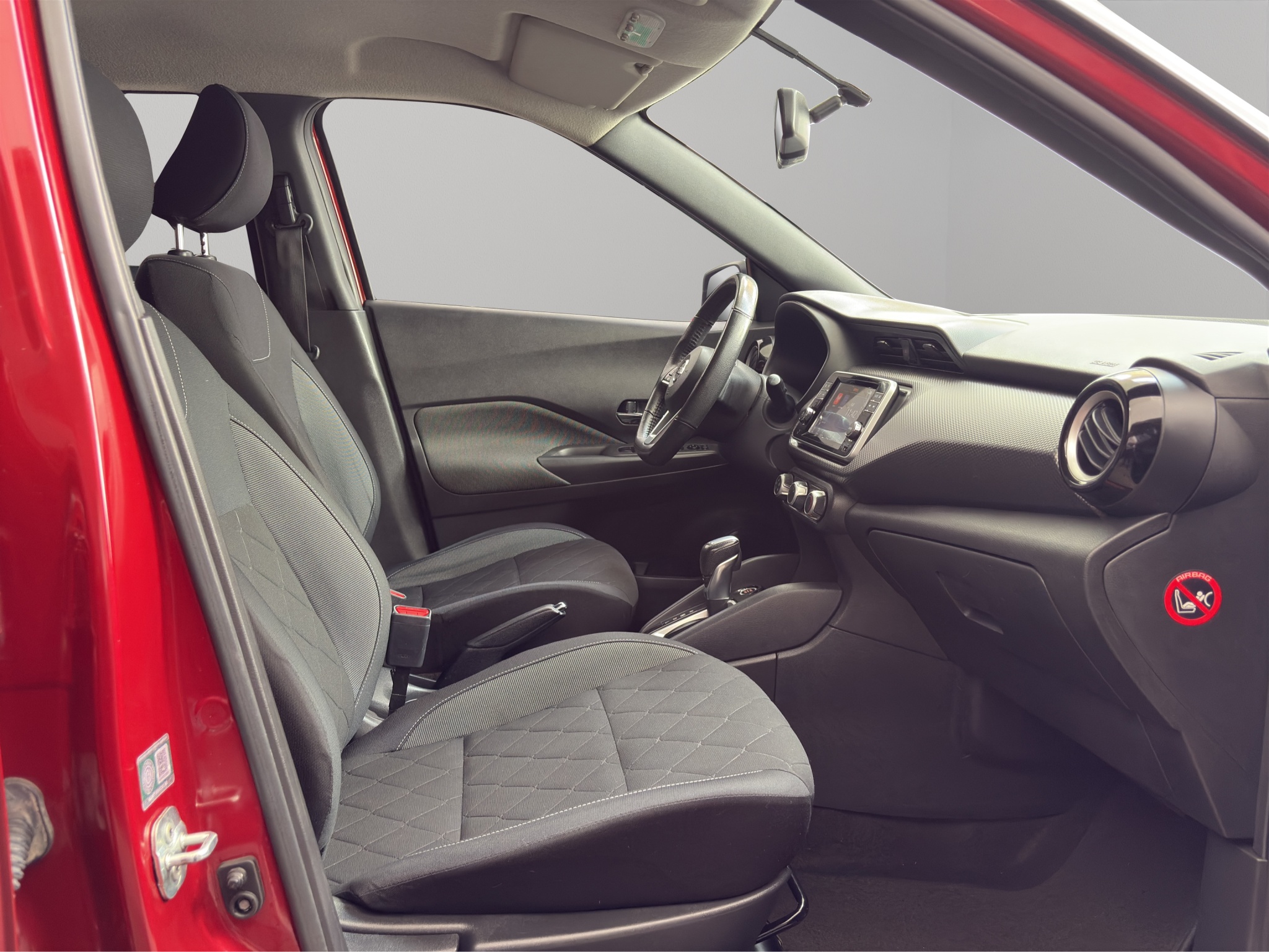 Nissan Kicks  5 pts. Advance, 1.6l, TA, a/ac., VE, RA-17 2018