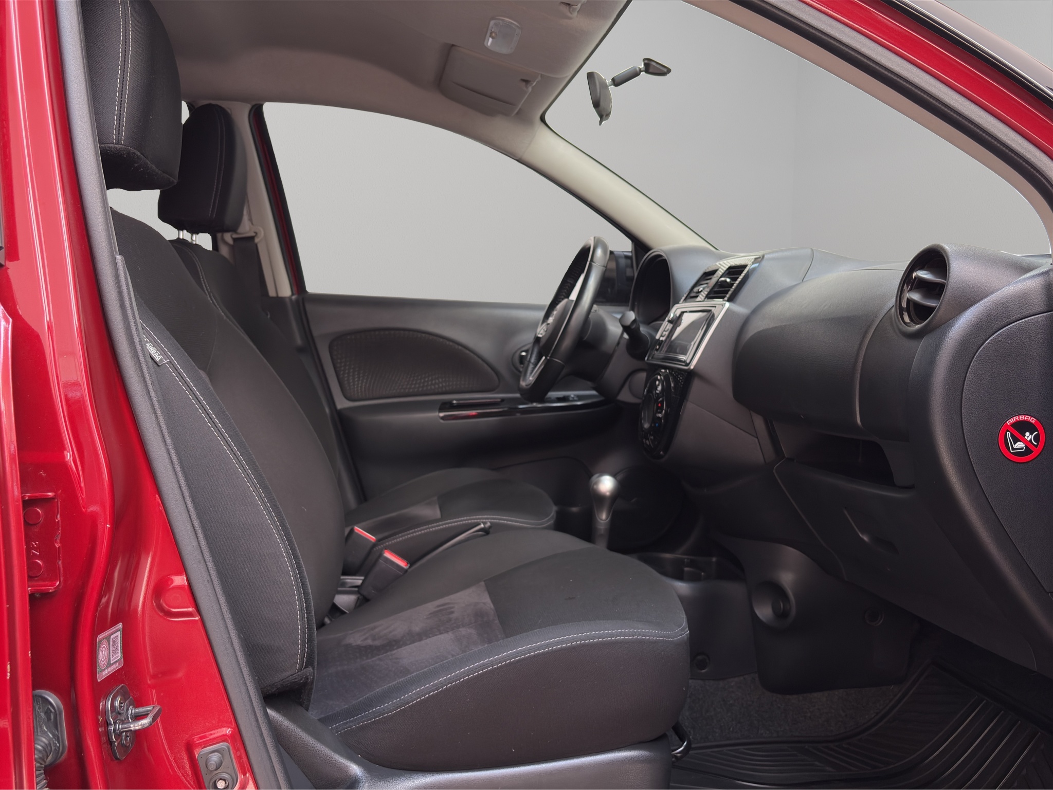 Nissan March 5 pts. HB Exclusive, TA, a/ac, VE, RA-16 2023