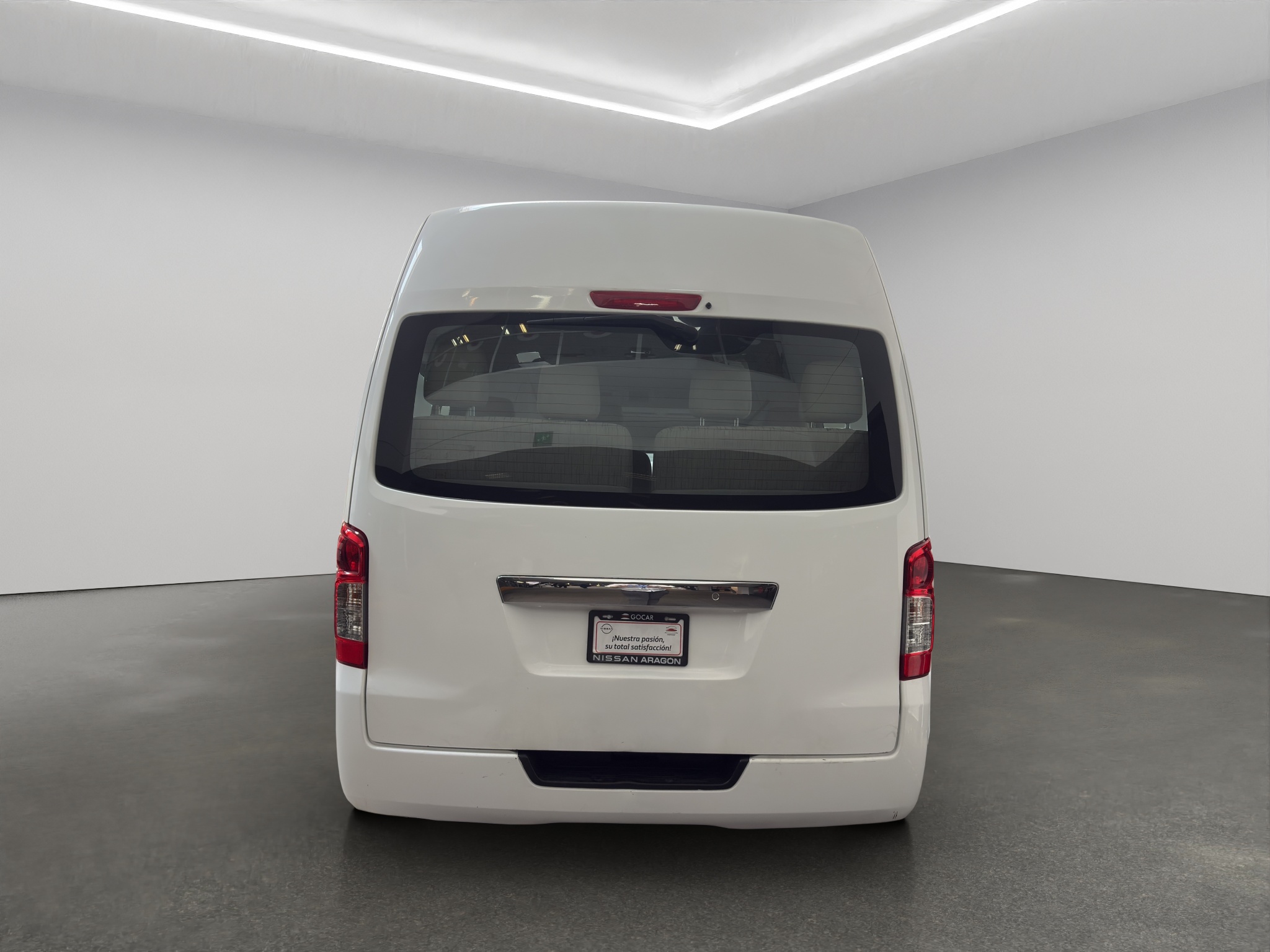 Nissan Urvan Pasajeros 4 pts. Amplia, TM5, a/ac., desem. tras., 14 pas. 2023