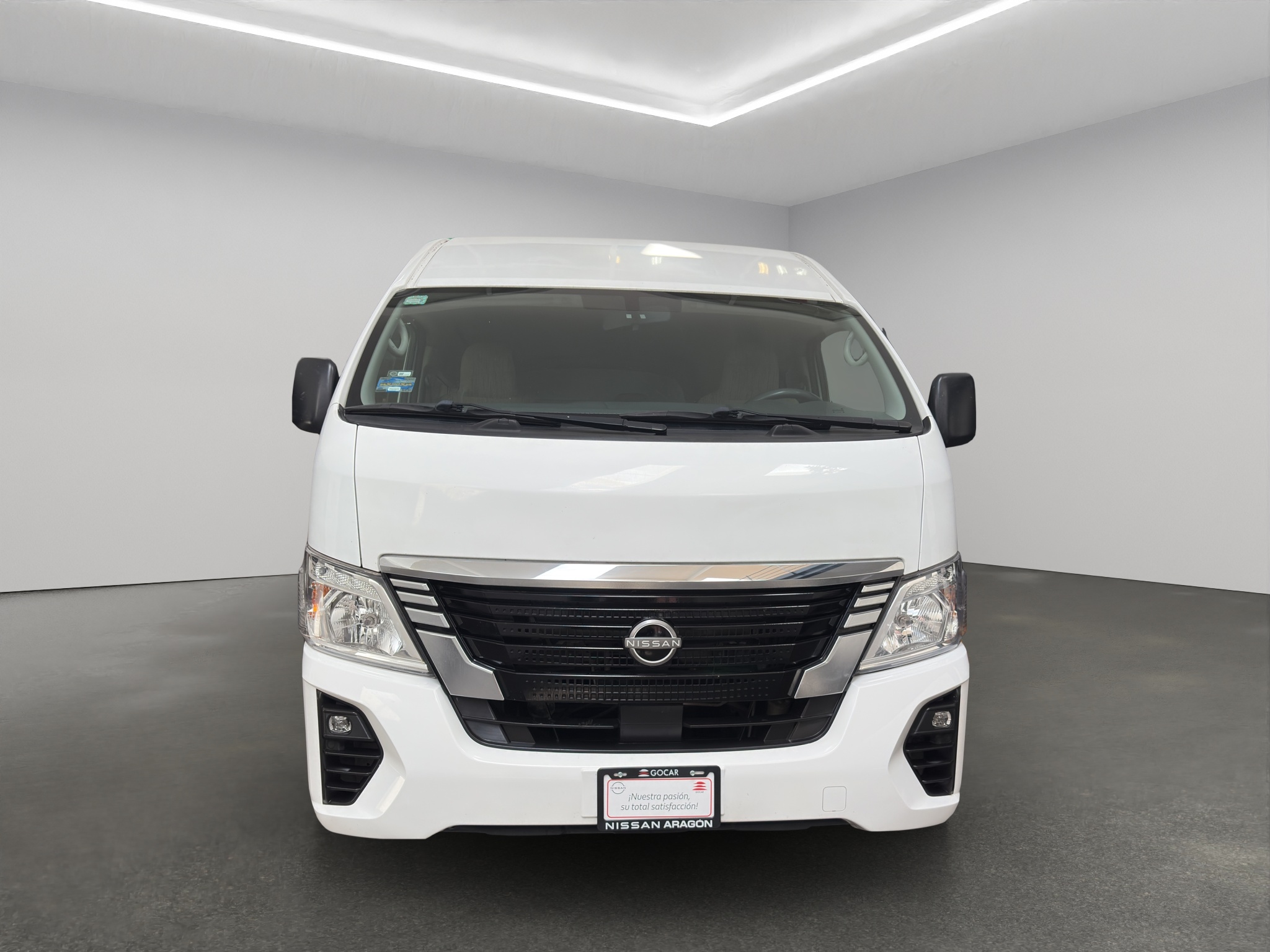 Nissan Urvan Pasajeros 4 pts. Amplia, TM5, a/ac., desem. tras., 14 pas. 2023