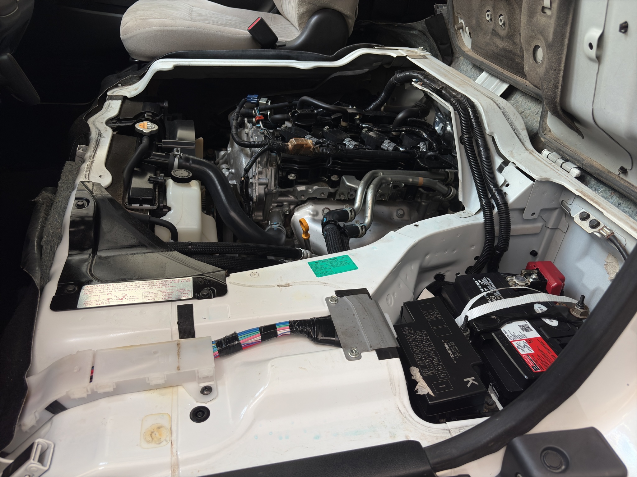 Nissan Urvan Pasajeros 4 pts. Amplia, TM5, a/ac., desem. tras., 14 pas. 2023