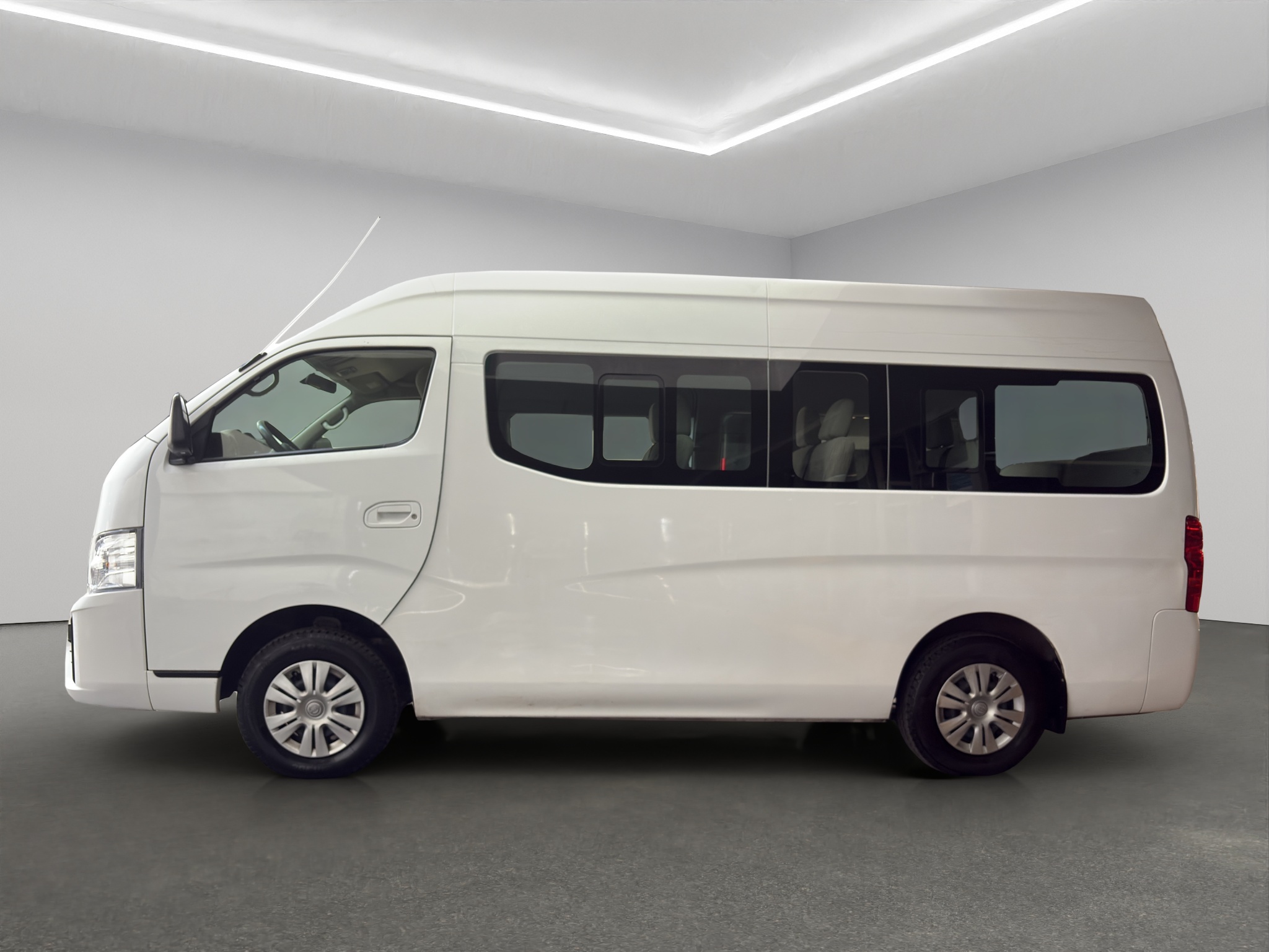 Nissan Urvan Pasajeros 4 pts. Amplia, TM5, a/ac., desem. tras., 14 pas. 2023