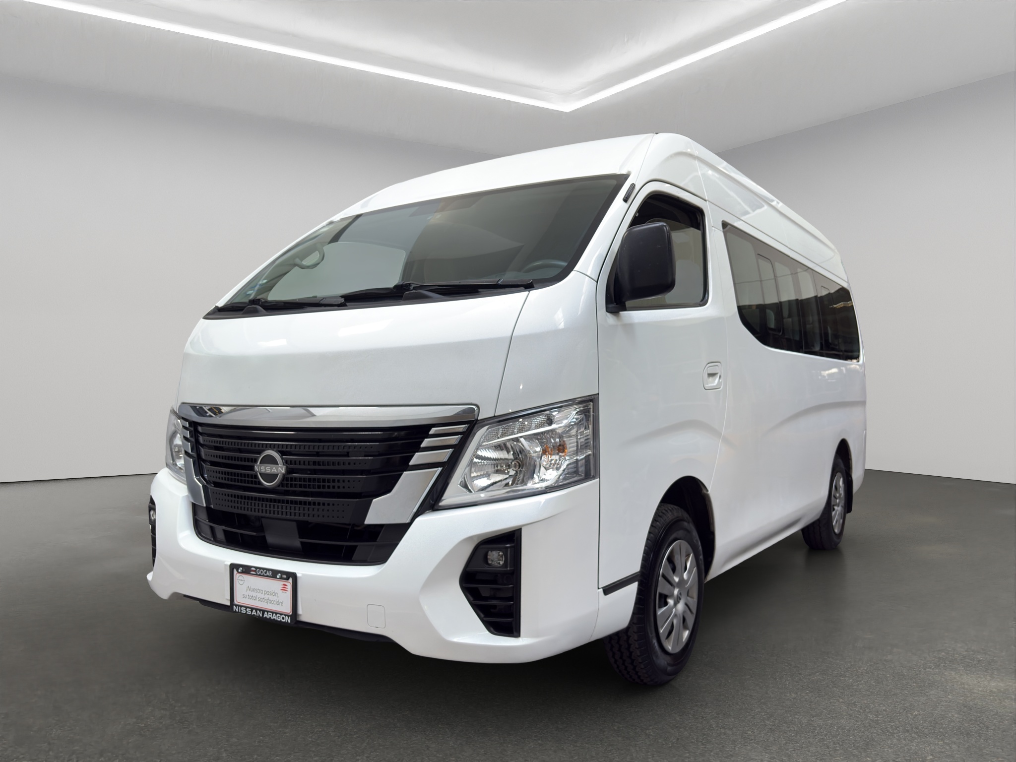 Nissan Urvan Pasajeros 4 pts. Amplia, TM5, a/ac., desem. tras., 14 pas. 2023