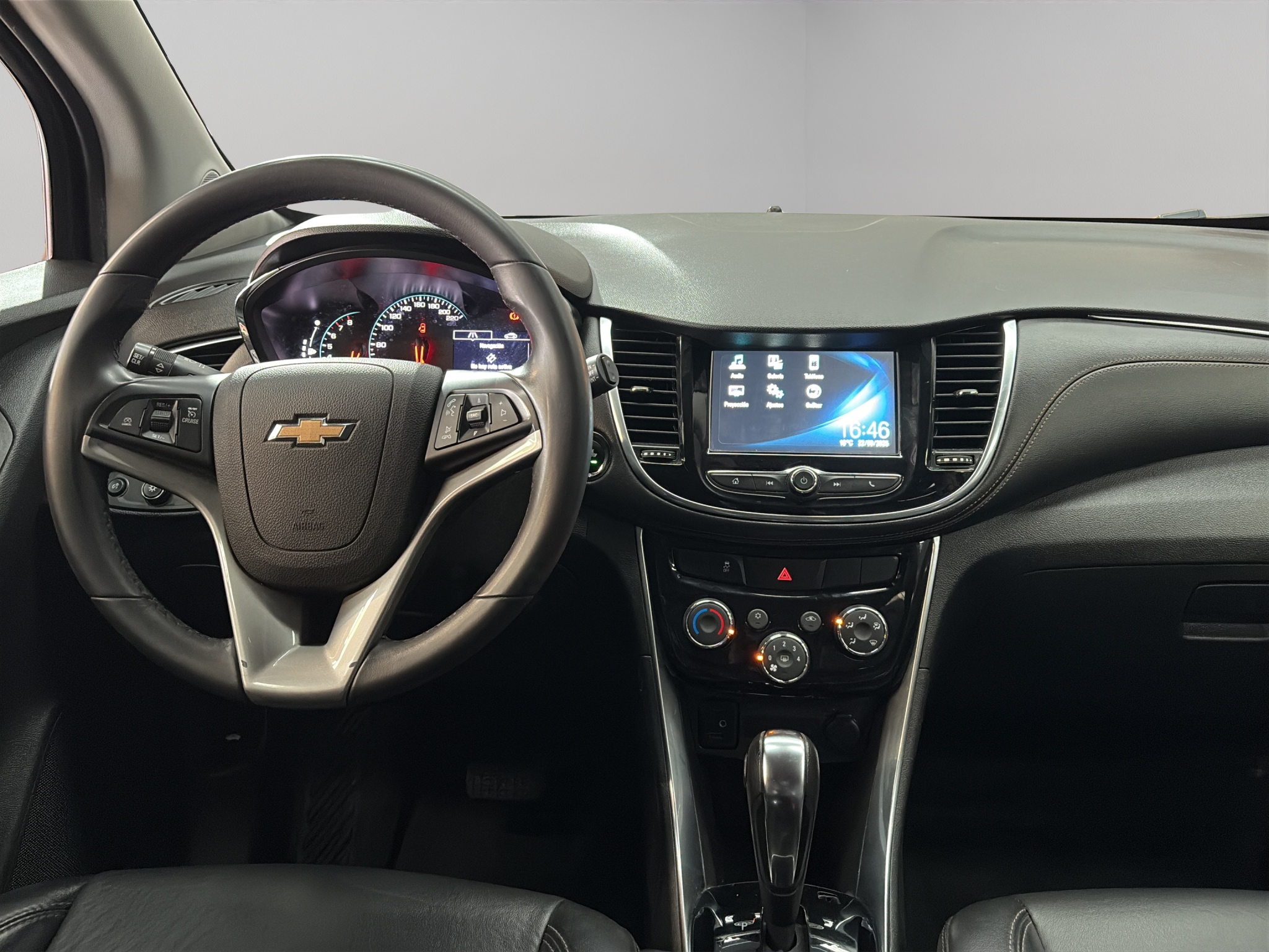 Chevrolet Trax  5 pts. Premier, 1.8l, TA, piel, QC, f. niebla, RA-18 (línea anterior) 2020
