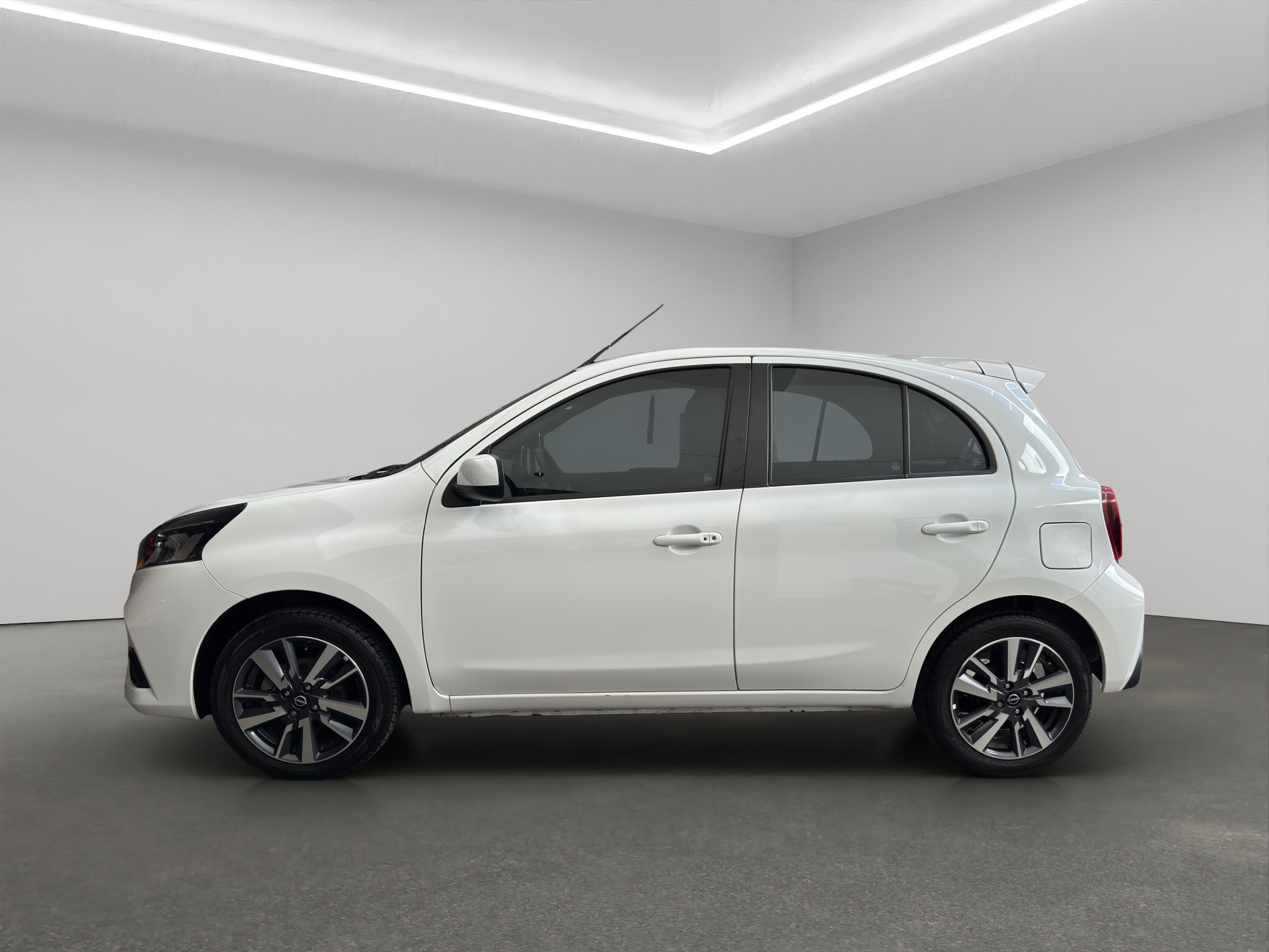 Nissan March 5 pts. HB Exclusive, TM5, a/ac. Aut., VE, RA-16 2024