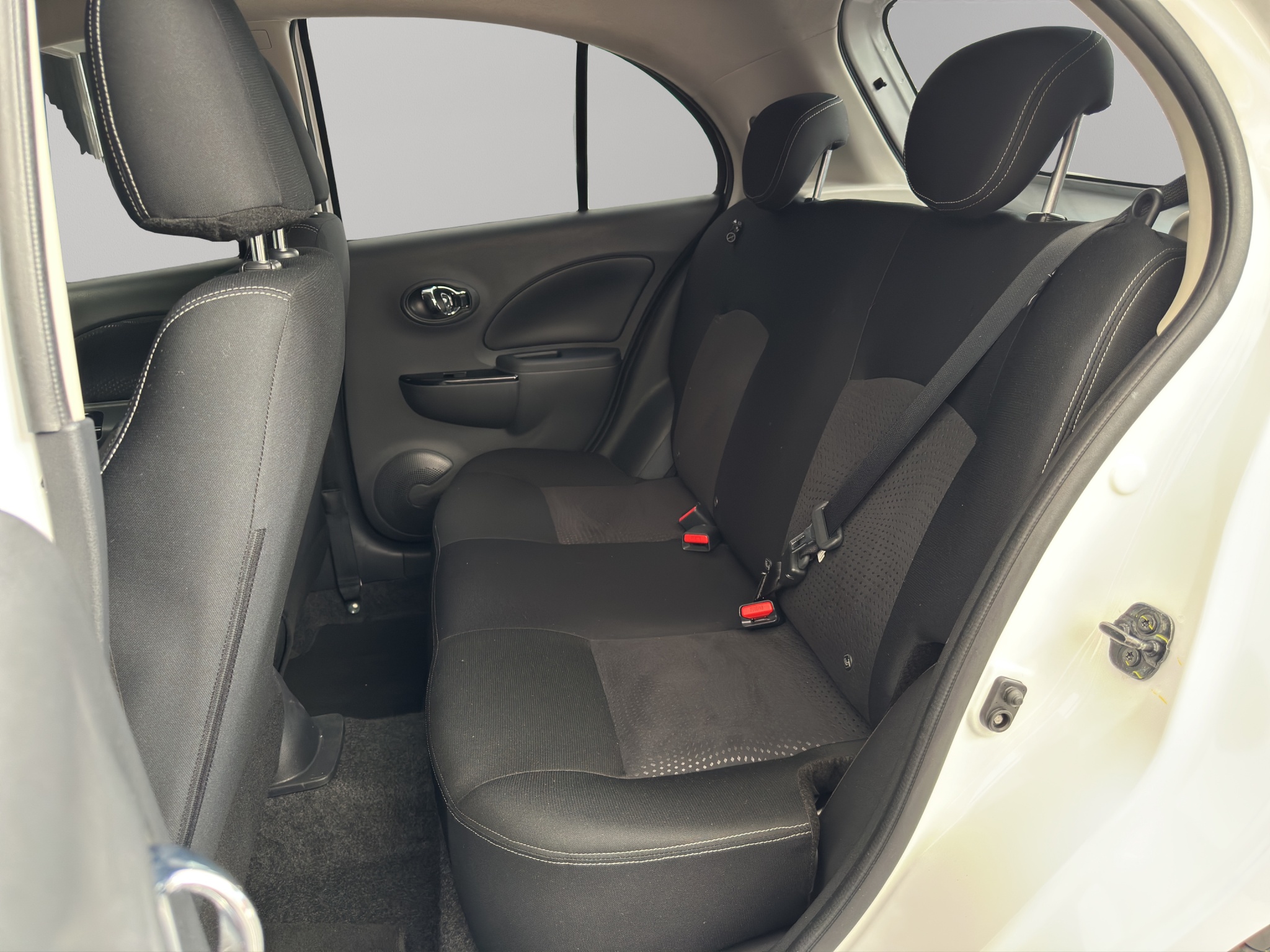 Nissan March 5 pts. HB Exclusive, TM5, a/ac. Aut., VE, RA-16 2024