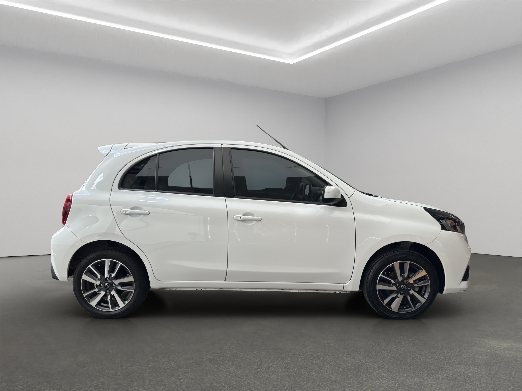 Nissan March 5 pts. HB Exclusive, TM5, a/ac. Aut., VE, RA-16 2024