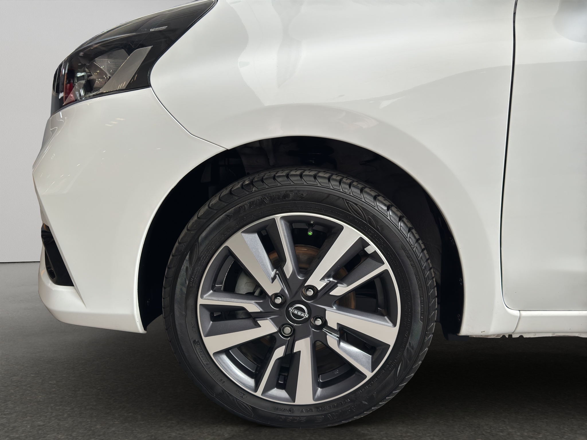 Nissan March 5 pts. HB Exclusive, TM5, a/ac. Aut., VE, RA-16 2024