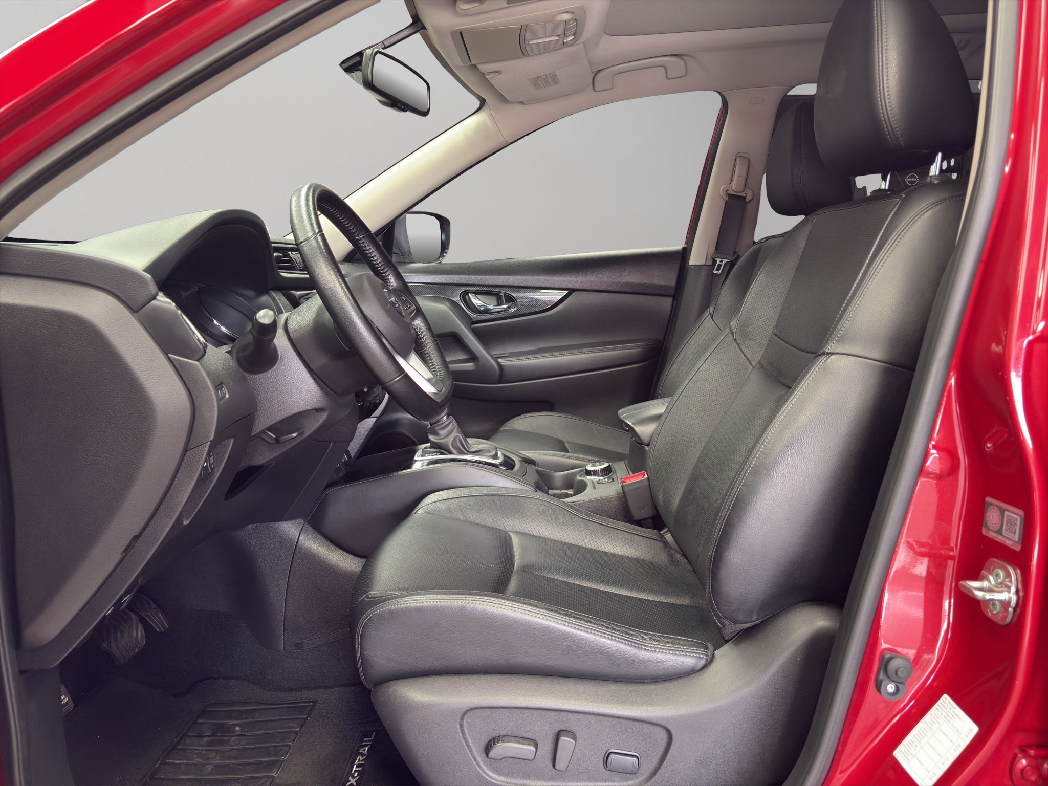 Nissan X-Trail  5 pts. Exclusive, TA, piel, QCP, GPS, 7 pas., RA-19, 4x4 (línea anterior) 2022