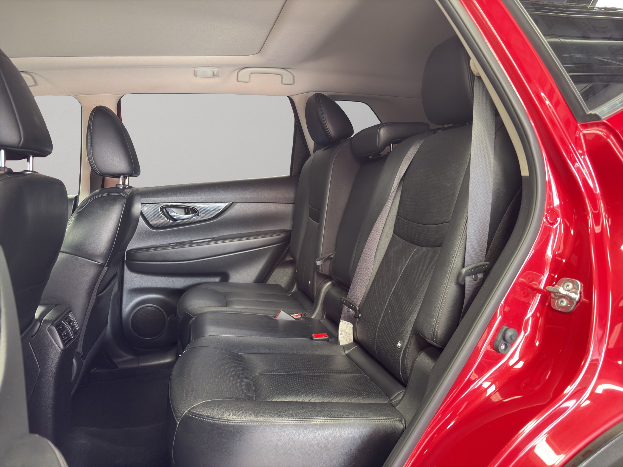 Nissan X-Trail  5 pts. Exclusive, TA, piel, QCP, GPS, 7 pas., RA-19, 4x4 (línea anterior) 2022