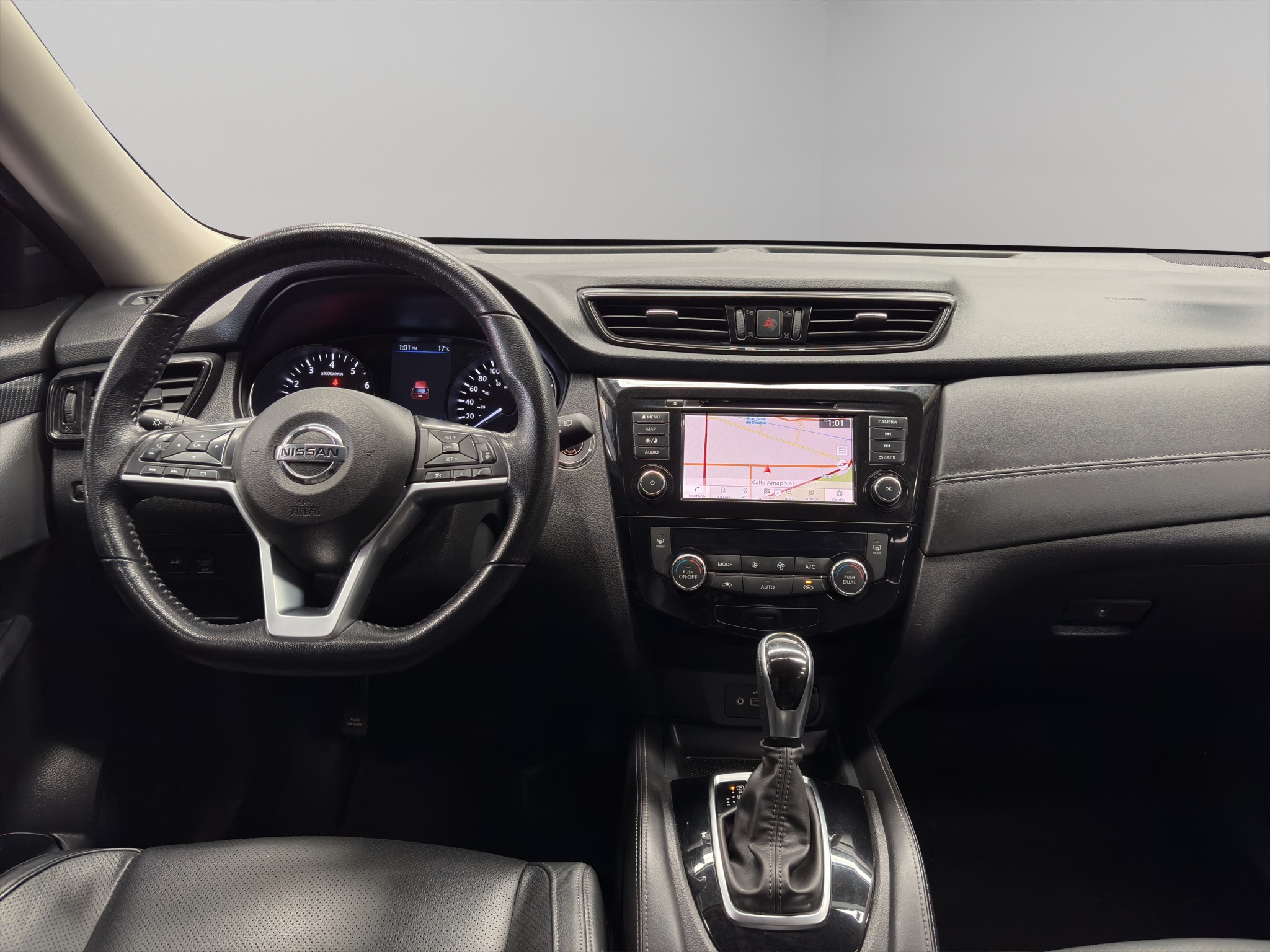 Nissan X-Trail  5 pts. Exclusive, TA, piel, QCP, GPS, 7 pas., RA-19, 4x4 (línea anterior) 2022