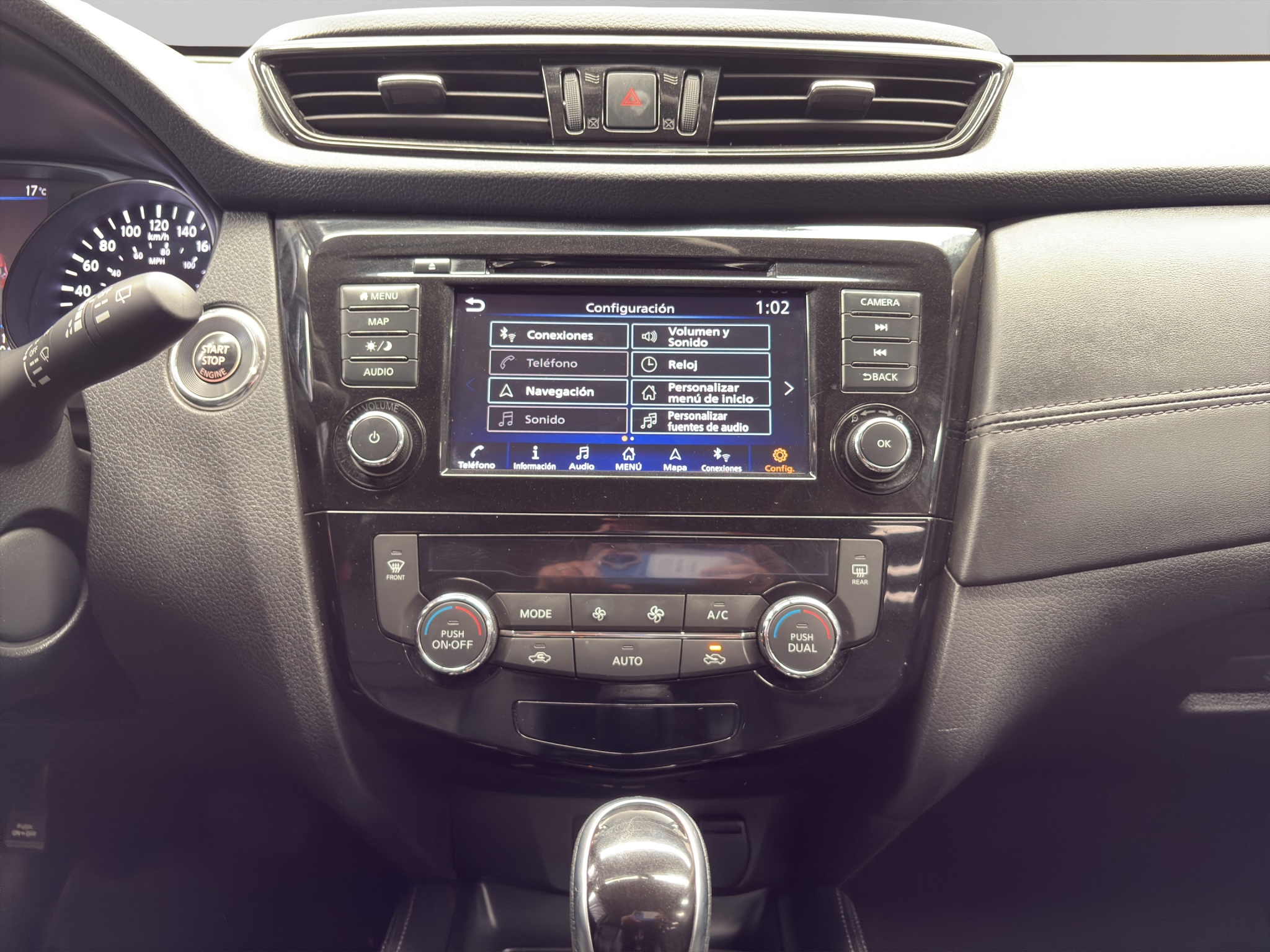 Nissan X-Trail  5 pts. Exclusive, TA, piel, QCP, GPS, 7 pas., RA-19, 4x4 (línea anterior) 2022