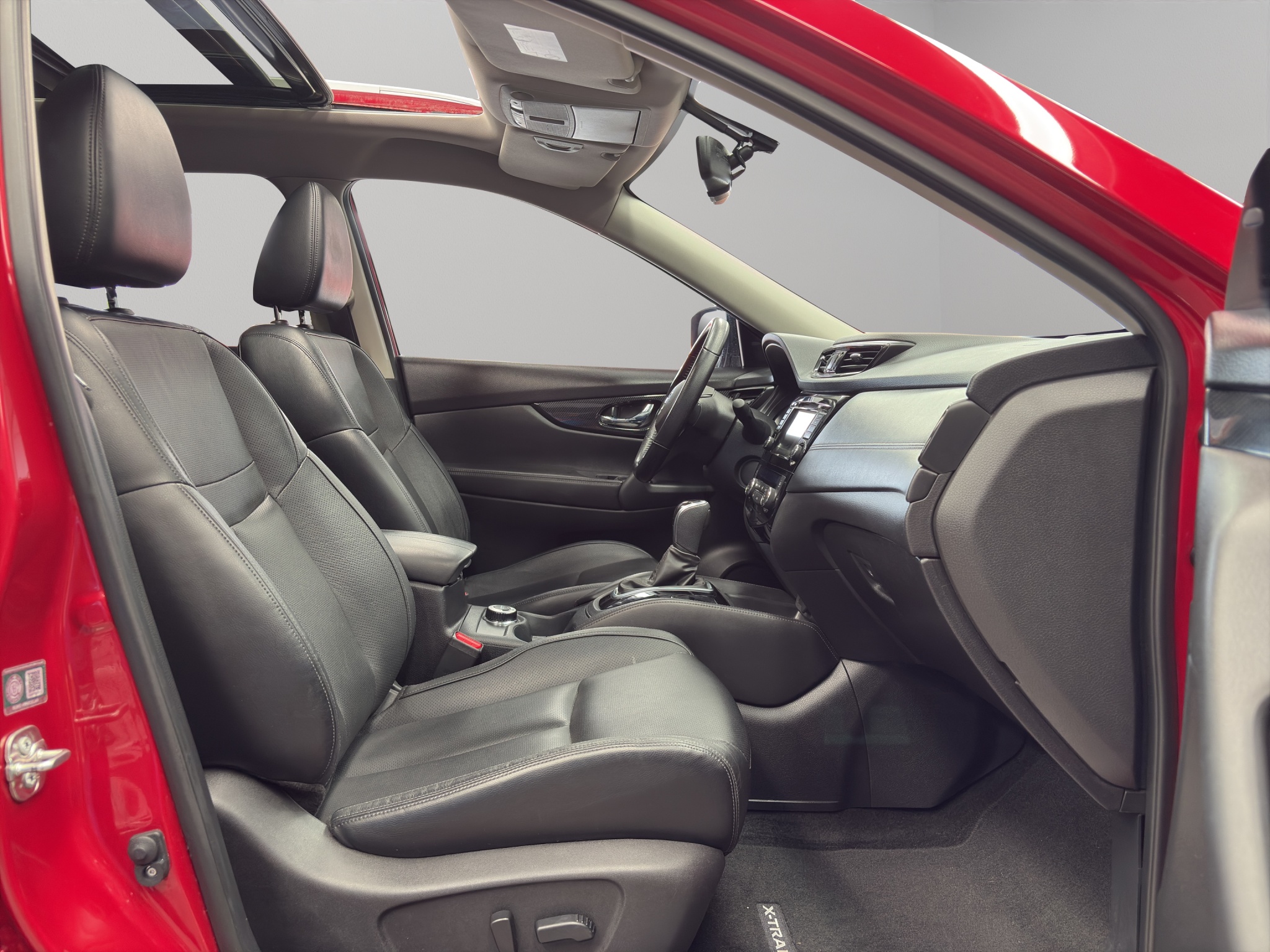 Nissan X-Trail  5 pts. Exclusive, TA, piel, QCP, GPS, 7 pas., RA-19, 4x4 (línea anterior) 2022