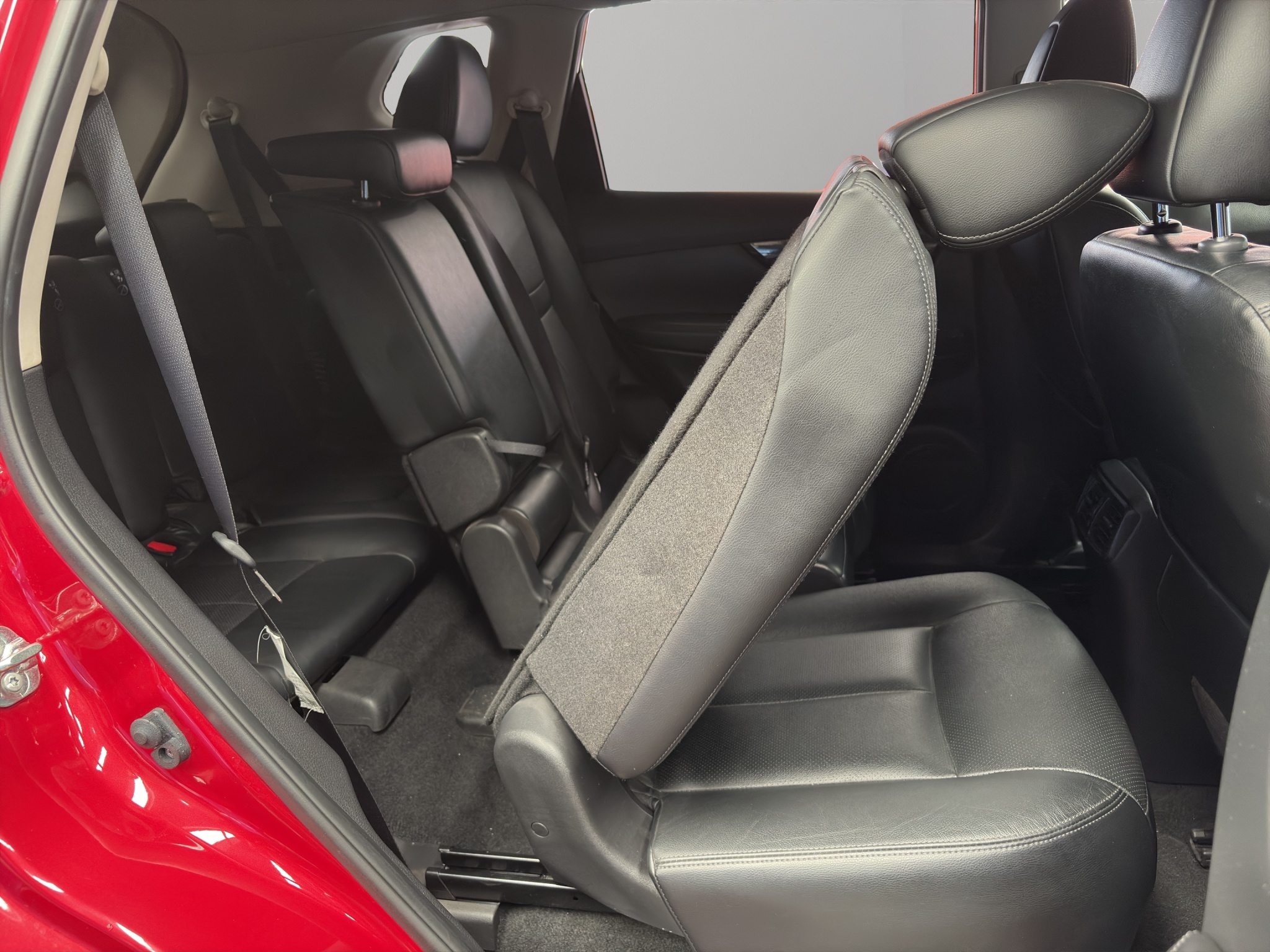 Nissan X-Trail  5 pts. Exclusive, TA, piel, QCP, GPS, 7 pas., RA-19, 4x4 (línea anterior) 2022