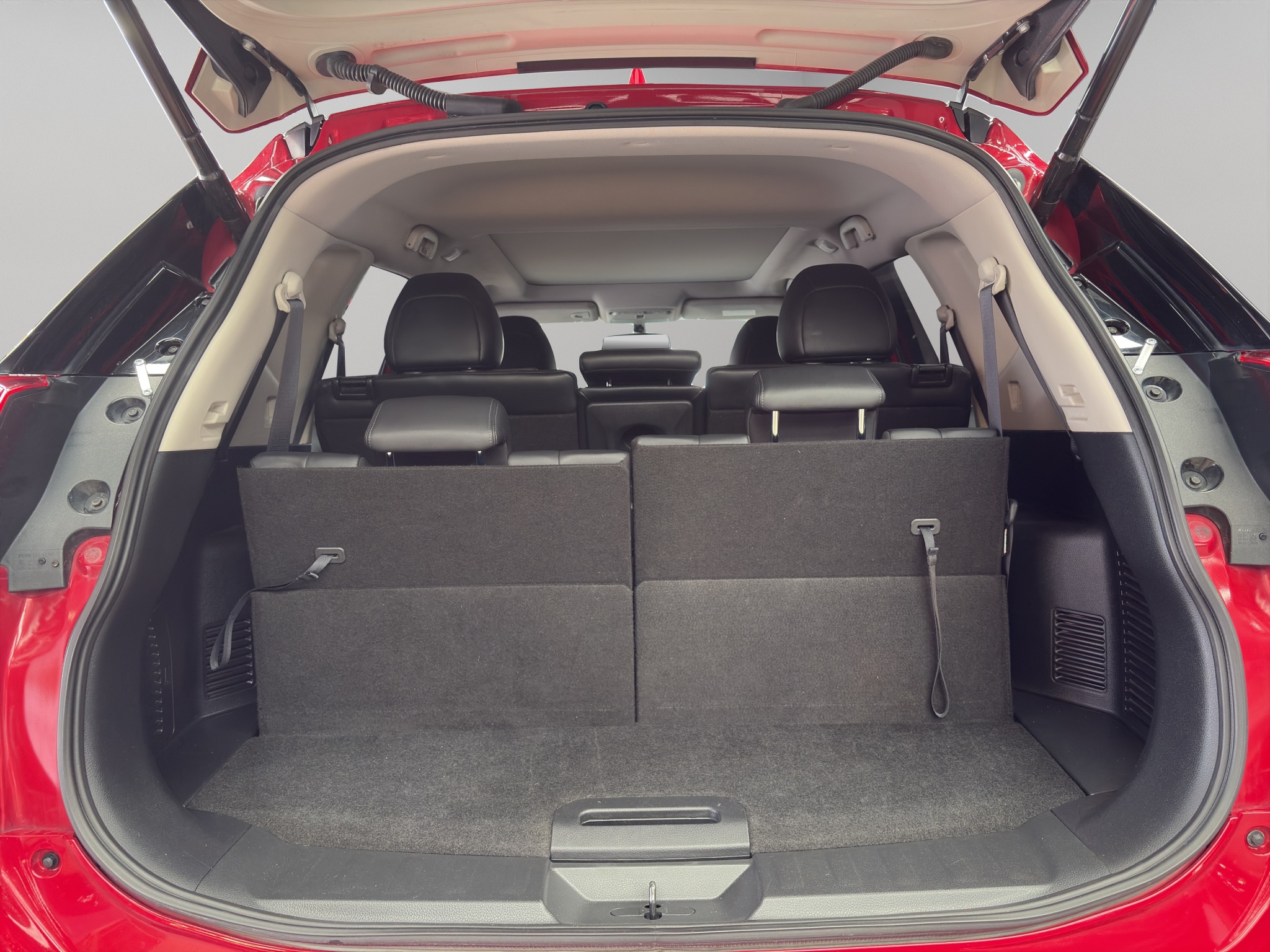Nissan X-Trail  5 pts. Exclusive, TA, piel, QCP, GPS, 7 pas., RA-19, 4x4 (línea anterior) 2022