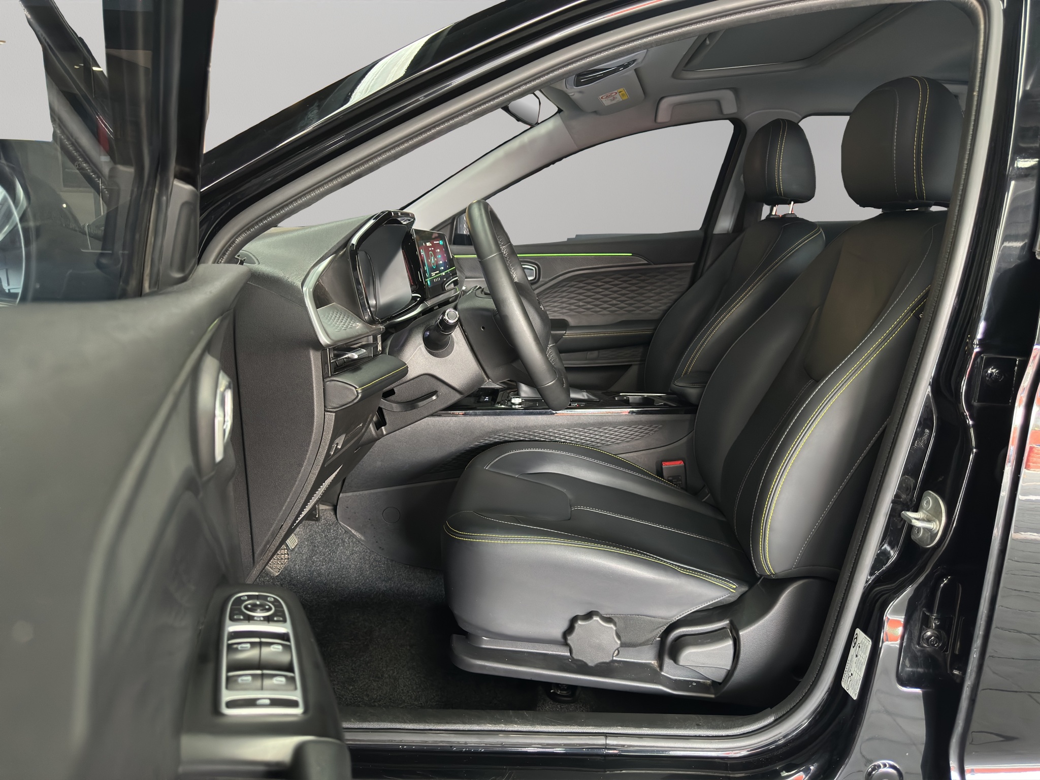 Chirey Tiggo 2 Pro  5 pts. Luxury, 1.0T, CVT, piel, QC, RA-17 2024